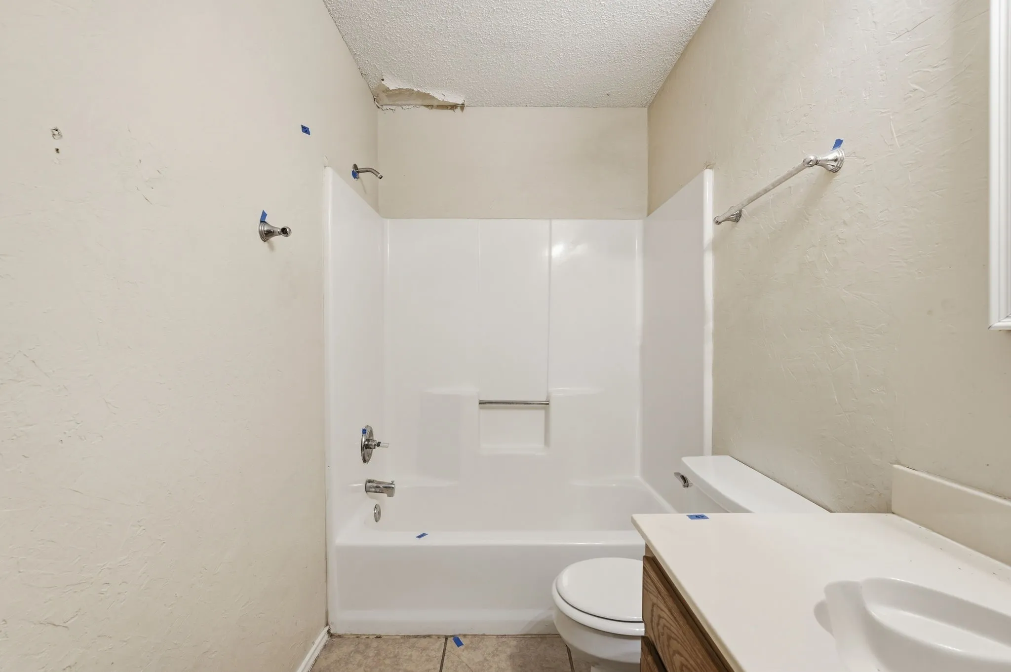 Single Family Residence For Sale in Tarrant County , 6017 Sundown Drive, Watauga, Texas 76148, 3 Bedroom, 2 Bathroom, 2 Garage spaces, 1,446 Sqft, built in 1987, mls#21369173, Real Estate Agent in Watauga, Homes For Sale in Tarrant county, Homes For Sale in Watauga, Realtor in Watauga Texas, Real Estate Brokerage Independent Realty Texas, Luminita Cordes Realtor