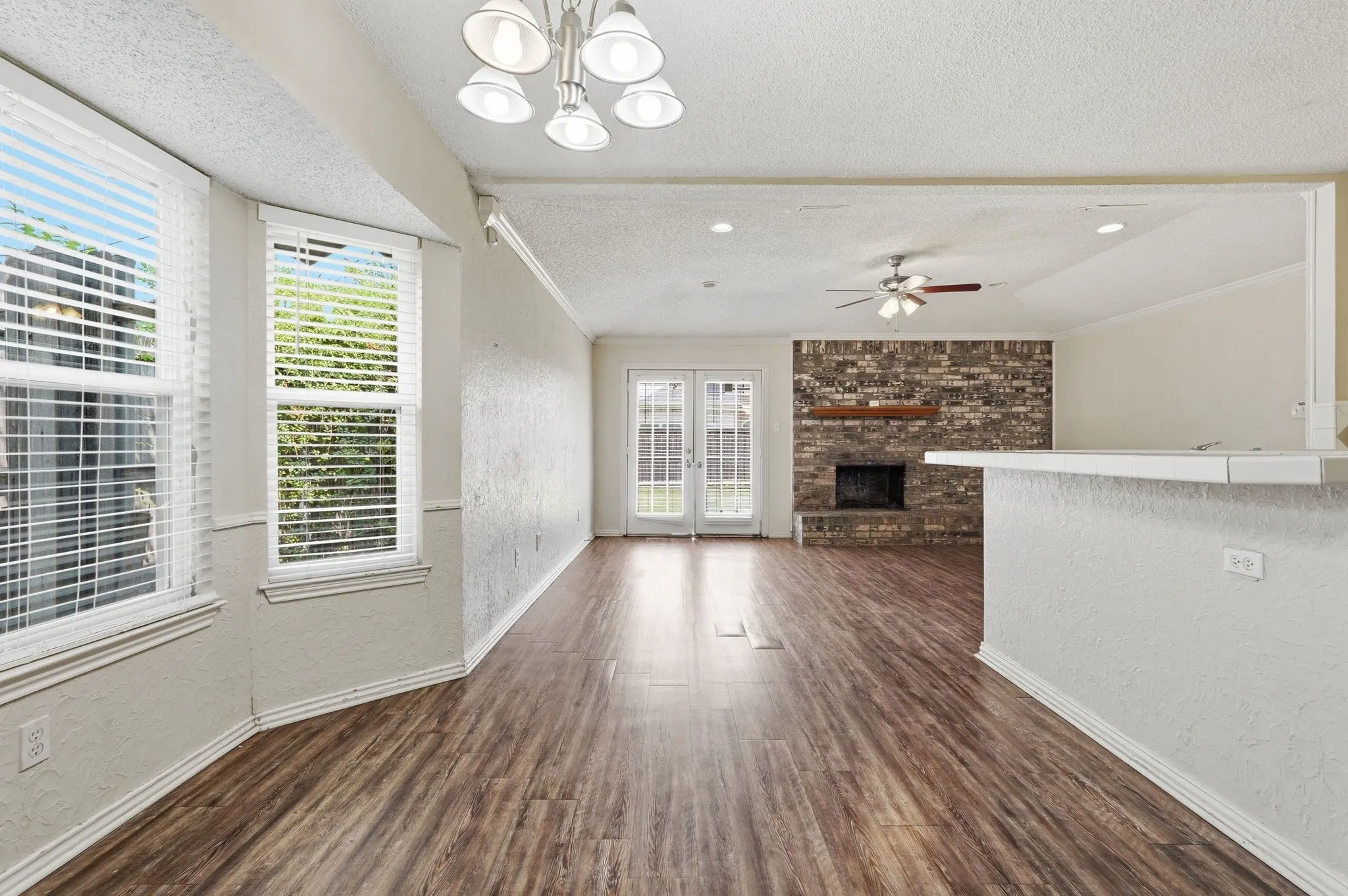 Single Family Residence For Sale in Tarrant County , 6017 Sundown Drive, Watauga, Texas 76148, 3 Bedroom, 2 Bathroom, 2 Garage spaces, 1,446 Sqft, built in 1987, mls#21369173, Real Estate Agent in Watauga, Homes For Sale in Tarrant county, Homes For Sale in Watauga, Realtor in Watauga Texas, Real Estate Brokerage Independent Realty Texas, Luminita Cordes Realtor