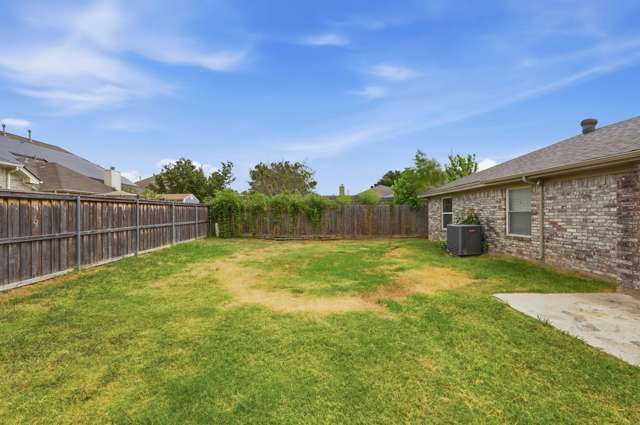 Single Family Residence For Sale in Tarrant County , 6017 Sundown Drive, Watauga, Texas 76148, 3 Bedroom, 2 Bathroom, 2 Garage spaces, 1,446 Sqft, built in 1987, mls#21369173, Real Estate Agent in Watauga, Homes For Sale in Tarrant county, Homes For Sale in Watauga, Realtor in Watauga Texas, Real Estate Brokerage Independent Realty Texas, Luminita Cordes Realtor