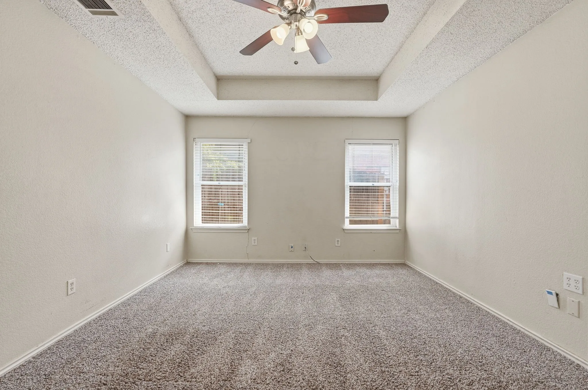 Single Family Residence For Sale in Tarrant County , 6017 Sundown Drive, Watauga, Texas 76148, 3 Bedroom, 2 Bathroom, 2 Garage spaces, 1,446 Sqft, built in 1987, mls#21369173, Real Estate Agent in Watauga, Homes For Sale in Tarrant county, Homes For Sale in Watauga, Realtor in Watauga Texas, Real Estate Brokerage Independent Realty Texas, Luminita Cordes Realtor