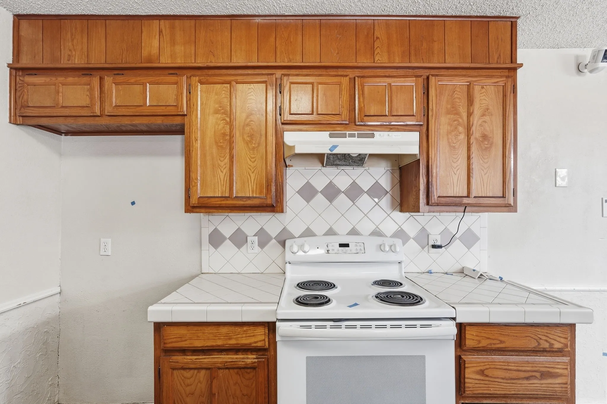 Single Family Residence For Sale in Tarrant County , 6017 Sundown Drive, Watauga, Texas 76148, 3 Bedroom, 2 Bathroom, 2 Garage spaces, 1,446 Sqft, built in 1987, mls#21369173, Real Estate Agent in Watauga, Homes For Sale in Tarrant county, Homes For Sale in Watauga, Realtor in Watauga Texas, Real Estate Brokerage Independent Realty Texas, Luminita Cordes Realtor
