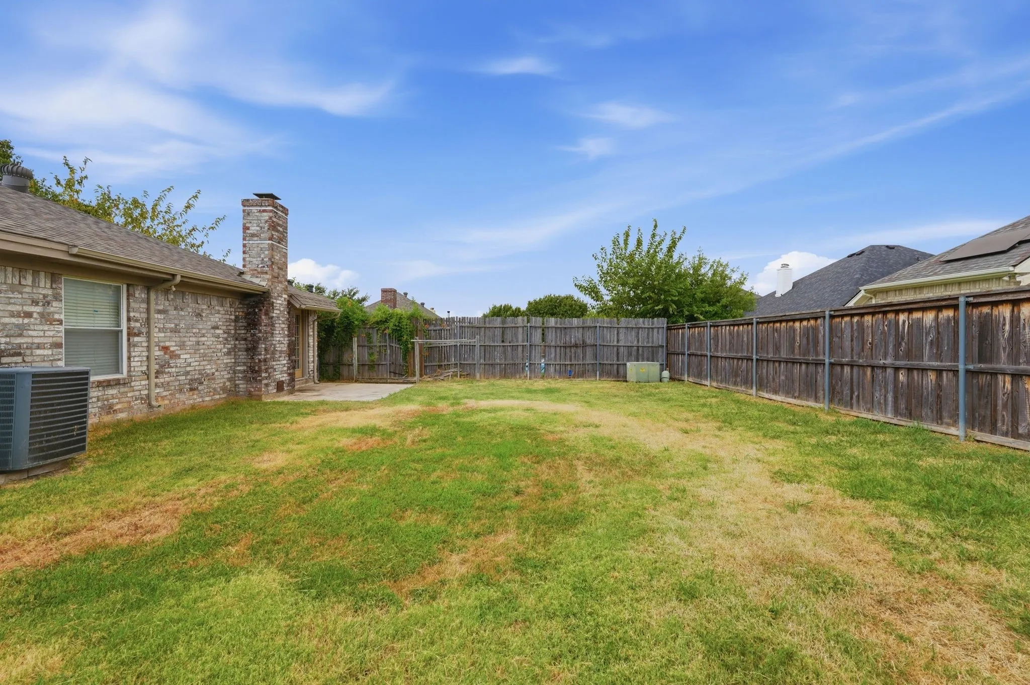 Single Family Residence For Sale in Tarrant County , 6017 Sundown Drive, Watauga, Texas 76148, 3 Bedroom, 2 Bathroom, 2 Garage spaces, 1,446 Sqft, built in 1987, mls#21369173, Real Estate Agent in Watauga, Homes For Sale in Tarrant county, Homes For Sale in Watauga, Realtor in Watauga Texas, Real Estate Brokerage Independent Realty Texas, Luminita Cordes Realtor