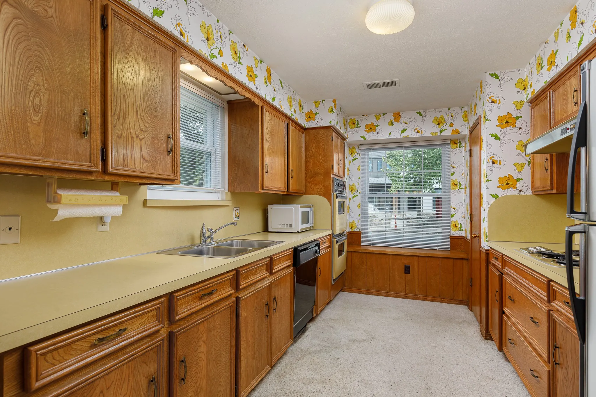 Single Family Residence For Sale in Dallas County , 6928 Mill Falls Drive, Dallas, Texas 75248, 4 Bedroom, 3 Bathroom, 2 Garage spaces, 2,489 Sqft, built in 1975, mls#21369816, Real Estate Agent in Dallas, Homes For Sale in Dallas county, Homes For Sale in Dallas, Realtor in Dallas Texas, Real Estate Brokerage Independent Realty Texas, Luminita Cordes Realtor