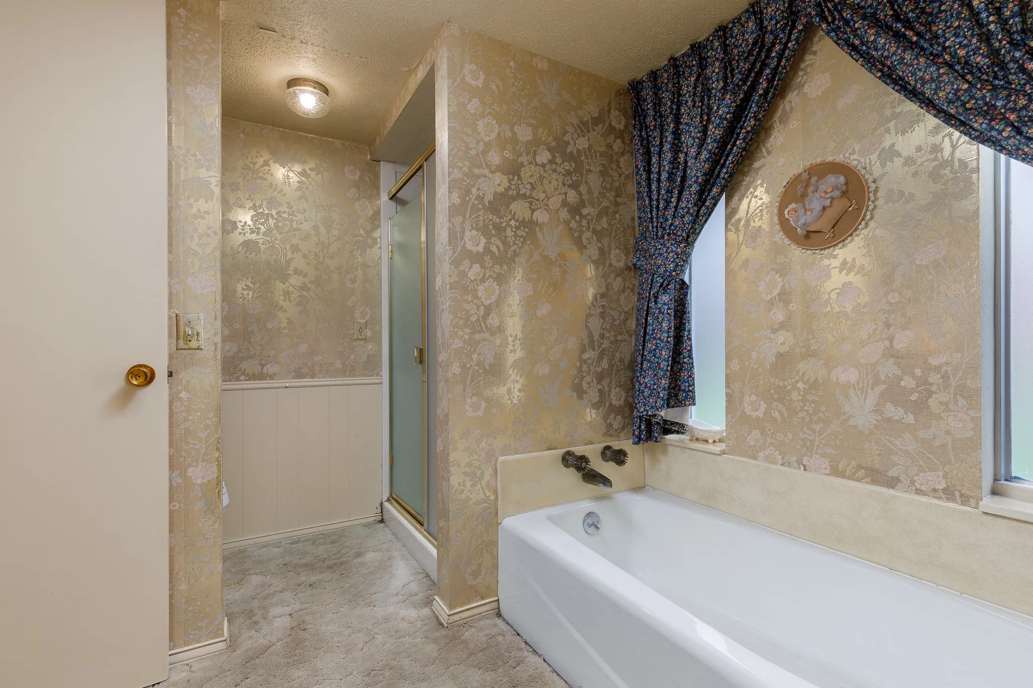 Single Family Residence For Sale in Dallas County , 6928 Mill Falls Drive, Dallas, Texas 75248, 4 Bedroom, 3 Bathroom, 2 Garage spaces, 2,489 Sqft, built in 1975, mls#21369816, Real Estate Agent in Dallas, Homes For Sale in Dallas county, Homes For Sale in Dallas, Realtor in Dallas Texas, Real Estate Brokerage Independent Realty Texas, Luminita Cordes Realtor