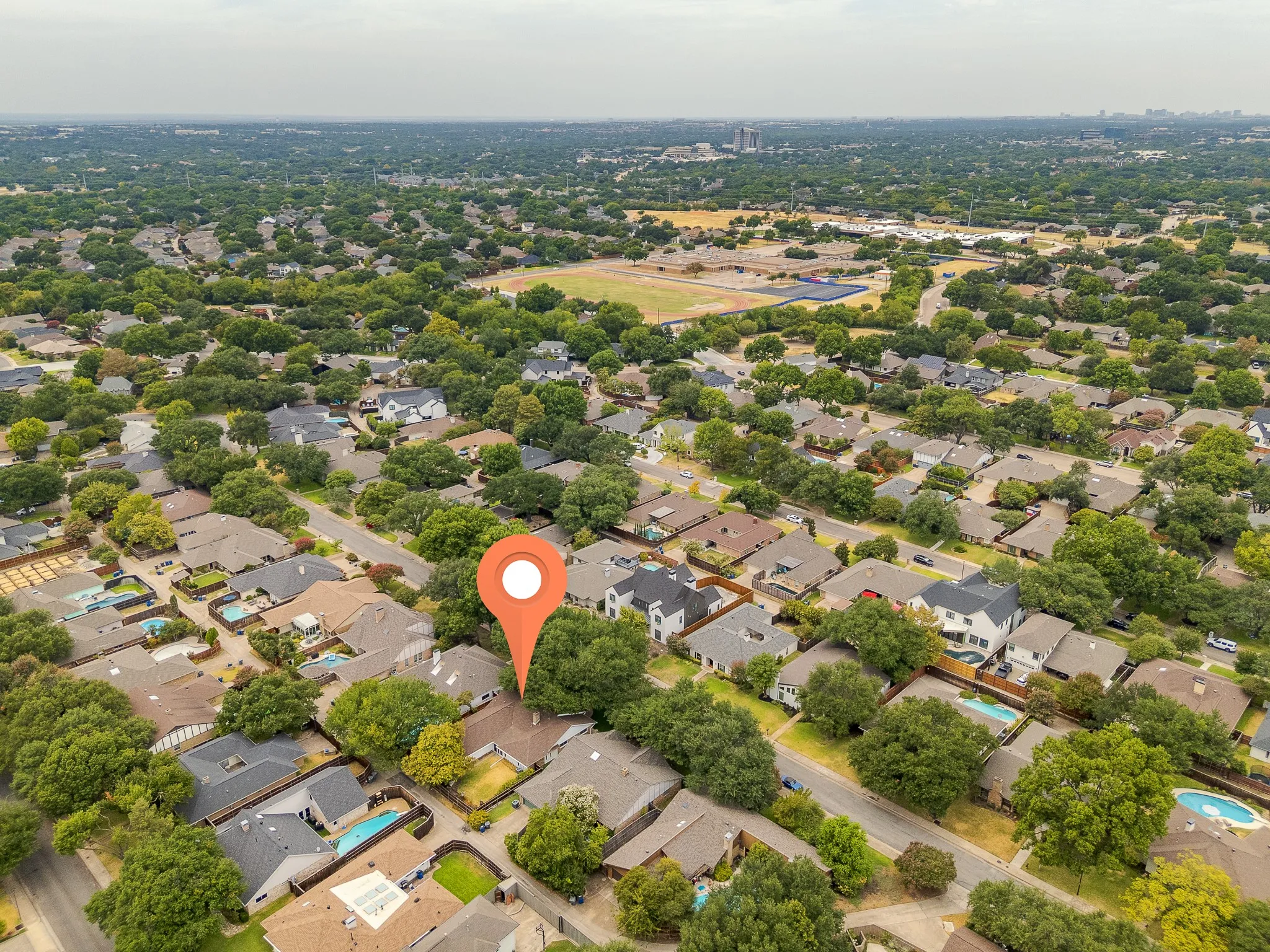 Single Family Residence For Sale in Dallas County , 6928 Mill Falls Drive, Dallas, Texas 75248, 4 Bedroom, 3 Bathroom, 2 Garage spaces, 2,489 Sqft, built in 1975, mls#21369816, Real Estate Agent in Dallas, Homes For Sale in Dallas county, Homes For Sale in Dallas, Realtor in Dallas Texas, Real Estate Brokerage Independent Realty Texas, Luminita Cordes Realtor