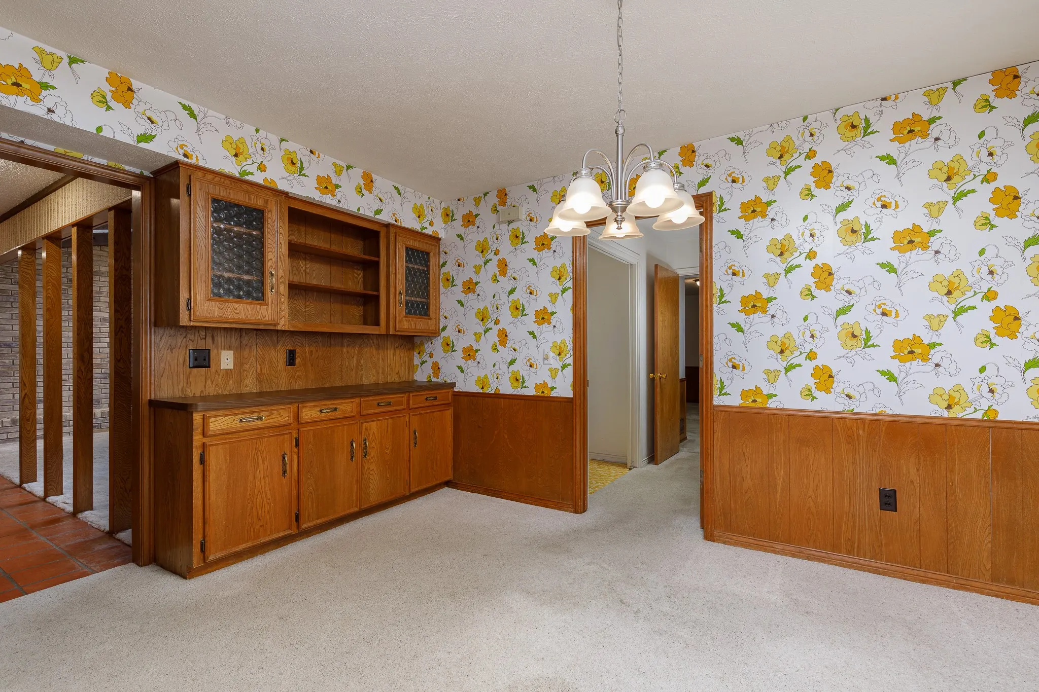 Single Family Residence For Sale in Dallas County , 6928 Mill Falls Drive, Dallas, Texas 75248, 4 Bedroom, 3 Bathroom, 2 Garage spaces, 2,489 Sqft, built in 1975, mls#21369816, Real Estate Agent in Dallas, Homes For Sale in Dallas county, Homes For Sale in Dallas, Realtor in Dallas Texas, Real Estate Brokerage Independent Realty Texas, Luminita Cordes Realtor