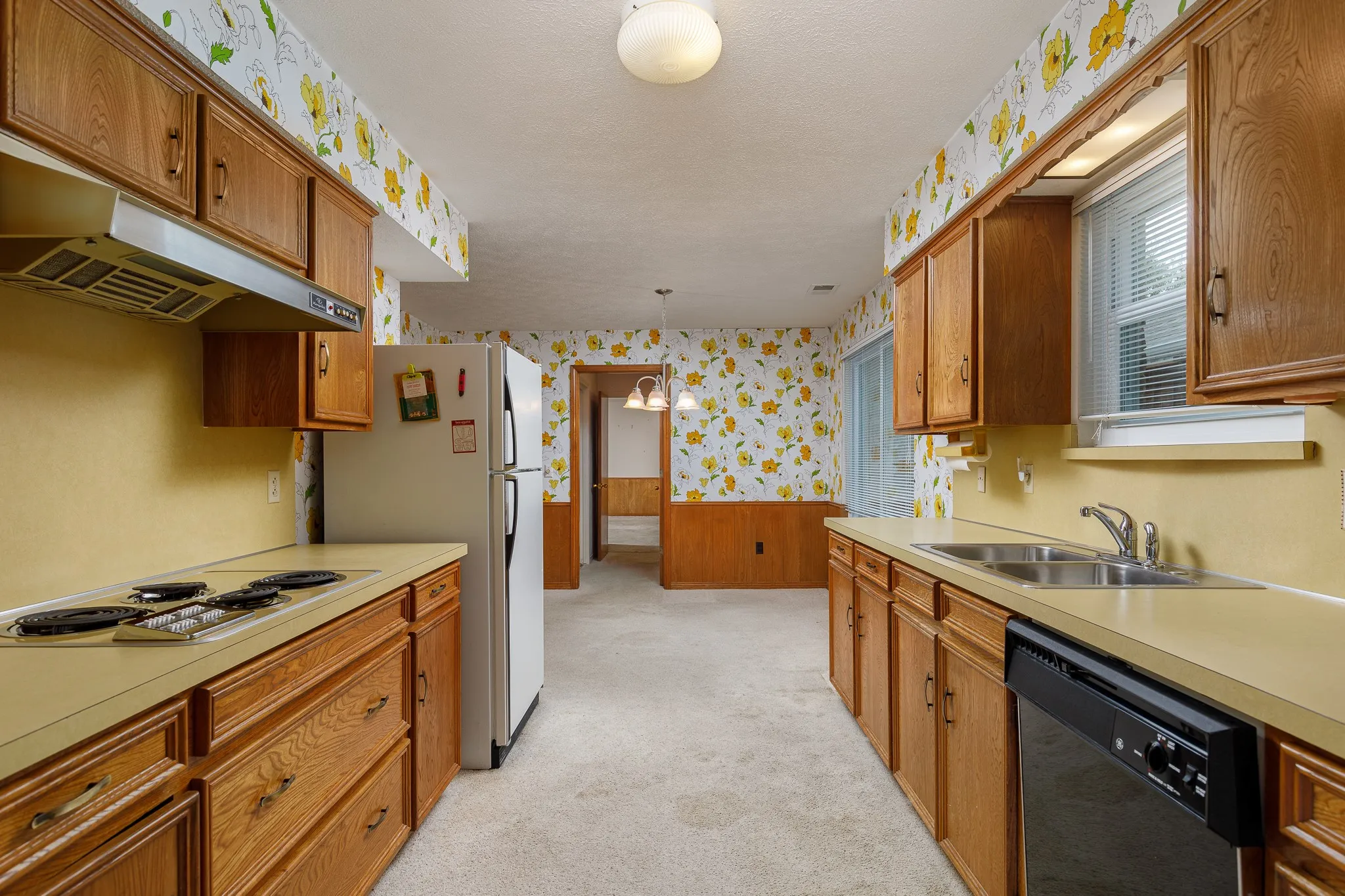 Single Family Residence For Sale in Dallas County , 6928 Mill Falls Drive, Dallas, Texas 75248, 4 Bedroom, 3 Bathroom, 2 Garage spaces, 2,489 Sqft, built in 1975, mls#21369816, Real Estate Agent in Dallas, Homes For Sale in Dallas county, Homes For Sale in Dallas, Realtor in Dallas Texas, Real Estate Brokerage Independent Realty Texas, Luminita Cordes Realtor