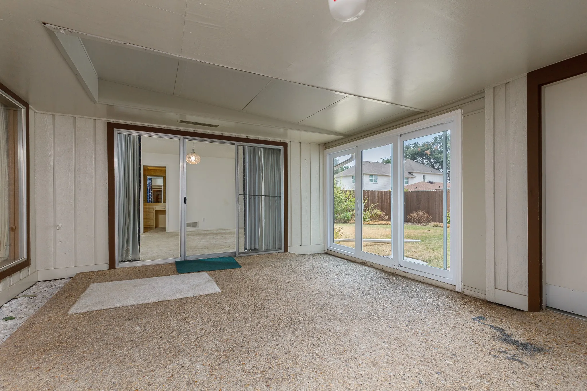 Single Family Residence For Sale in Dallas County , 6928 Mill Falls Drive, Dallas, Texas 75248, 4 Bedroom, 3 Bathroom, 2 Garage spaces, 2,489 Sqft, built in 1975, mls#21369816, Real Estate Agent in Dallas, Homes For Sale in Dallas county, Homes For Sale in Dallas, Realtor in Dallas Texas, Real Estate Brokerage Independent Realty Texas, Luminita Cordes Realtor