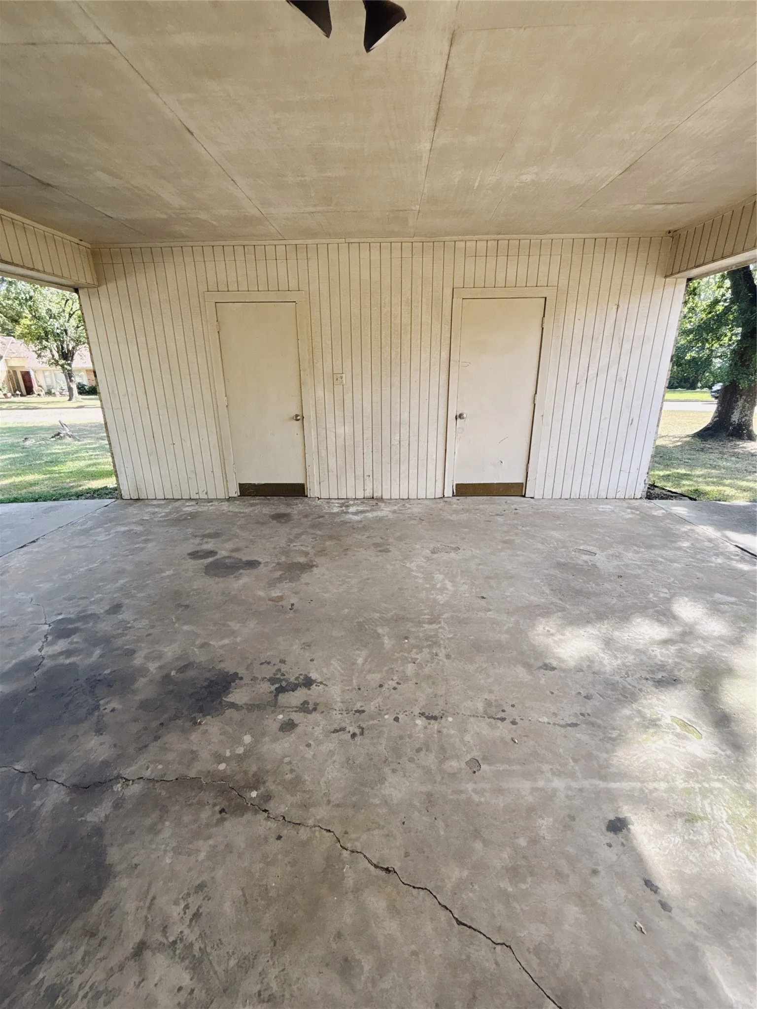Single Family Residence For Rent in Franklin (TX) County , 526 Park Lane, Mount Vernon, Texas 75457, 3 Bedroom, 2 Bathroom, Garage spaces, 1,424 Sqft, built in 1984, mls#21370883, Real Estate Agent in Mount Vernon, Homes For Rent in Franklin (TX) county, Homes For Rent in Mount Vernon, Realtor in Mount Vernon Texas, Real Estate Brokerage Independent Realty Texas, Luminita Cordes Realtor