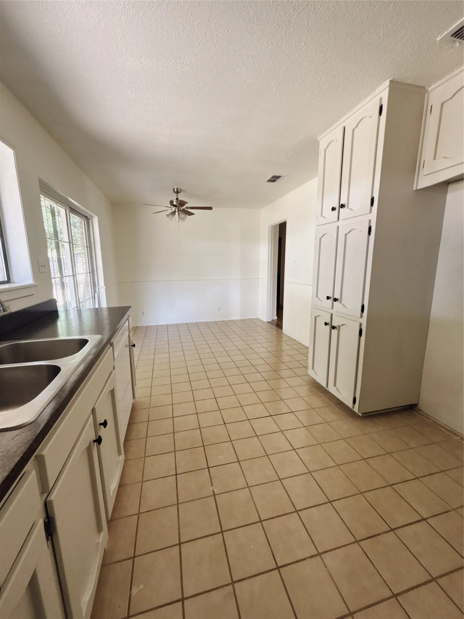 Single Family Residence For Rent in Franklin (TX) County , 526 Park Lane, Mount Vernon, Texas 75457, 3 Bedroom, 2 Bathroom, Garage spaces, 1,424 Sqft, built in 1984, mls#21370883, Real Estate Agent in Mount Vernon, Homes For Rent in Franklin (TX) county, Homes For Rent in Mount Vernon, Realtor in Mount Vernon Texas, Real Estate Brokerage Independent Realty Texas, Luminita Cordes Realtor