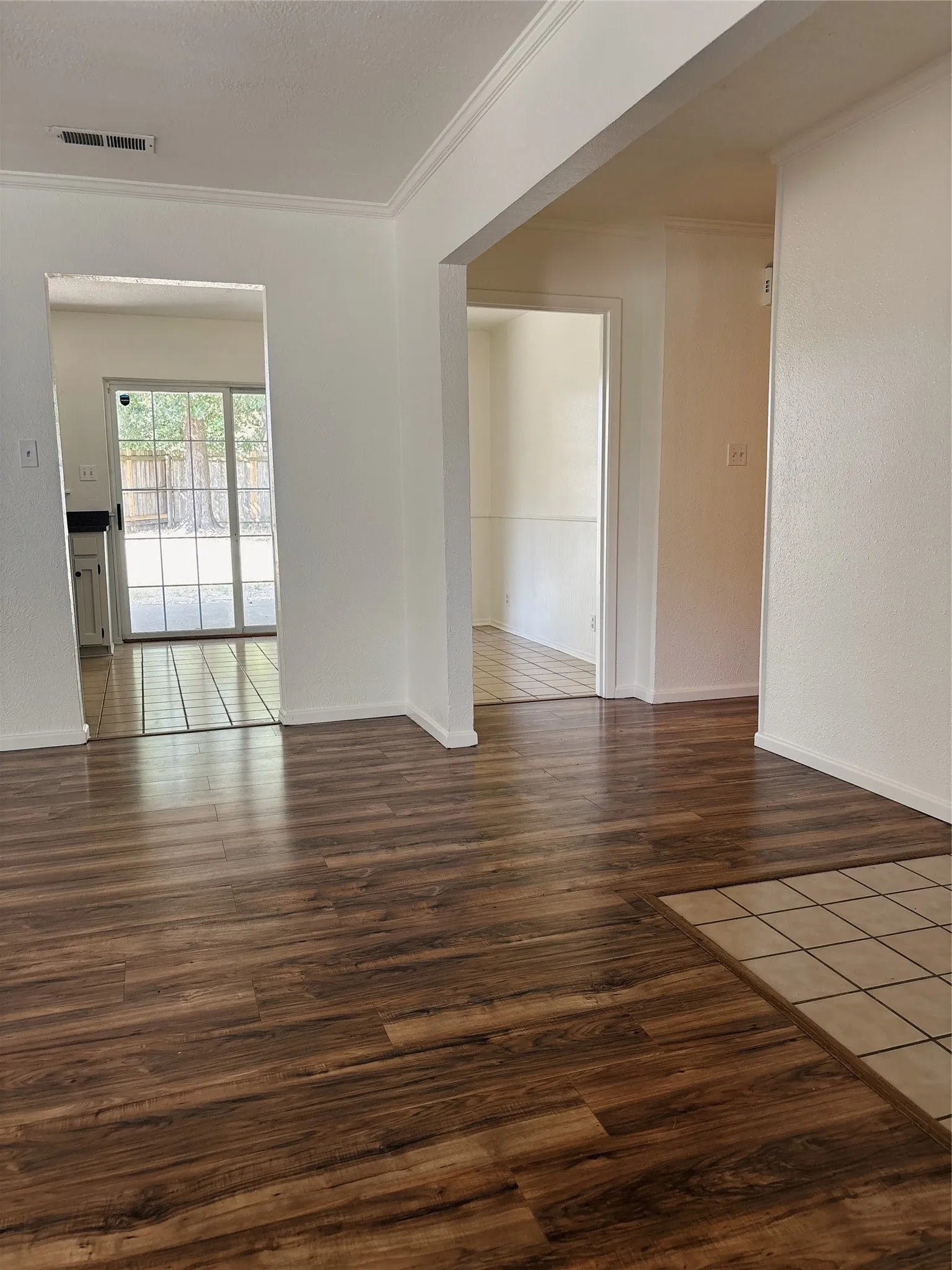 Single Family Residence For Rent in Franklin (TX) County , 526 Park Lane, Mount Vernon, Texas 75457, 3 Bedroom, 2 Bathroom, Garage spaces, 1,424 Sqft, built in 1984, mls#21370883, Real Estate Agent in Mount Vernon, Homes For Rent in Franklin (TX) county, Homes For Rent in Mount Vernon, Realtor in Mount Vernon Texas, Real Estate Brokerage Independent Realty Texas, Luminita Cordes Realtor