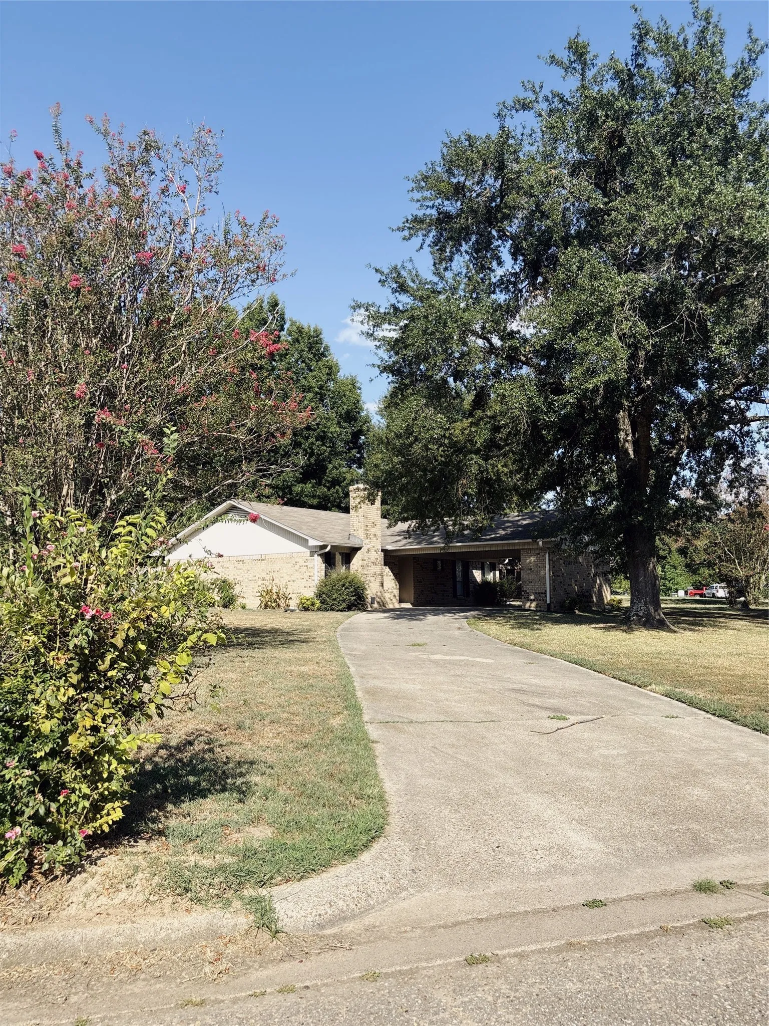 Single Family Residence For Rent in Franklin (TX) County , 526 Park Lane, Mount Vernon, Texas 75457, 3 Bedroom, 2 Bathroom, Garage spaces, 1,424 Sqft, built in 1984, mls#21370883, Real Estate Agent in Mount Vernon, Homes For Rent in Franklin (TX) county, Homes For Rent in Mount Vernon, Realtor in Mount Vernon Texas, Real Estate Brokerage Independent Realty Texas, Luminita Cordes Realtor