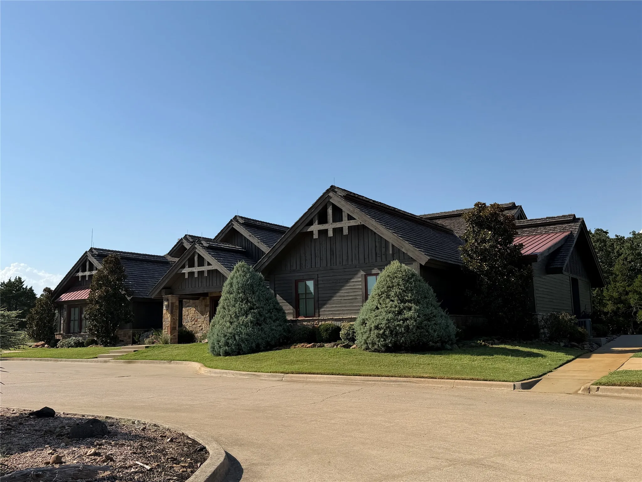 Rock Creek clubhouse featuring dining and gathering spaces