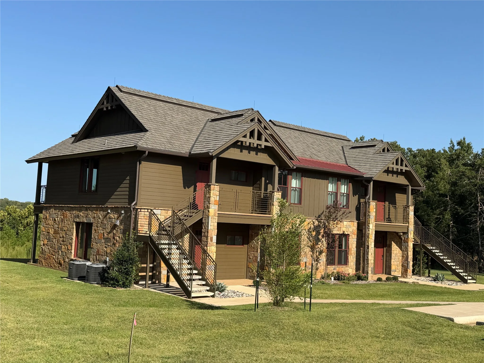 Rock Creek resort villas offering convenient accommodations for visiting guests near the clubhouse and community pool