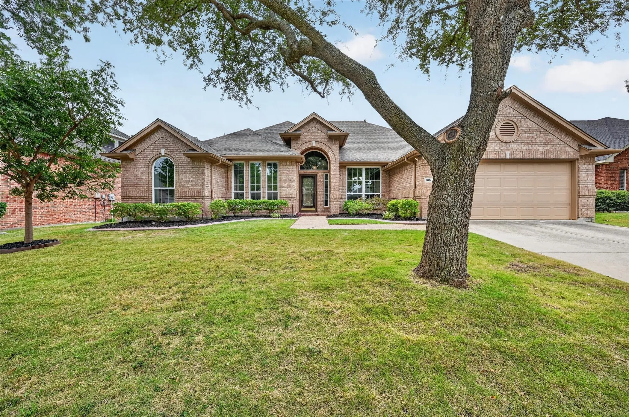 Single Family Residence For Sale in Denton County , 1809 Marble Pass Drive, Flower Mound, Texas 75028, 4 Bedroom, 2 Bathroom, 2 Garage spaces, 2,061 Sqft, built in 2000, mls#21370447, Real Estate Agent in Flower Mound, Homes For Sale in Denton county, Homes For Sale in Flower Mound, Realtor in Flower Mound Texas, Real Estate Brokerage Independent Realty Texas, Luminita Cordes Realtor