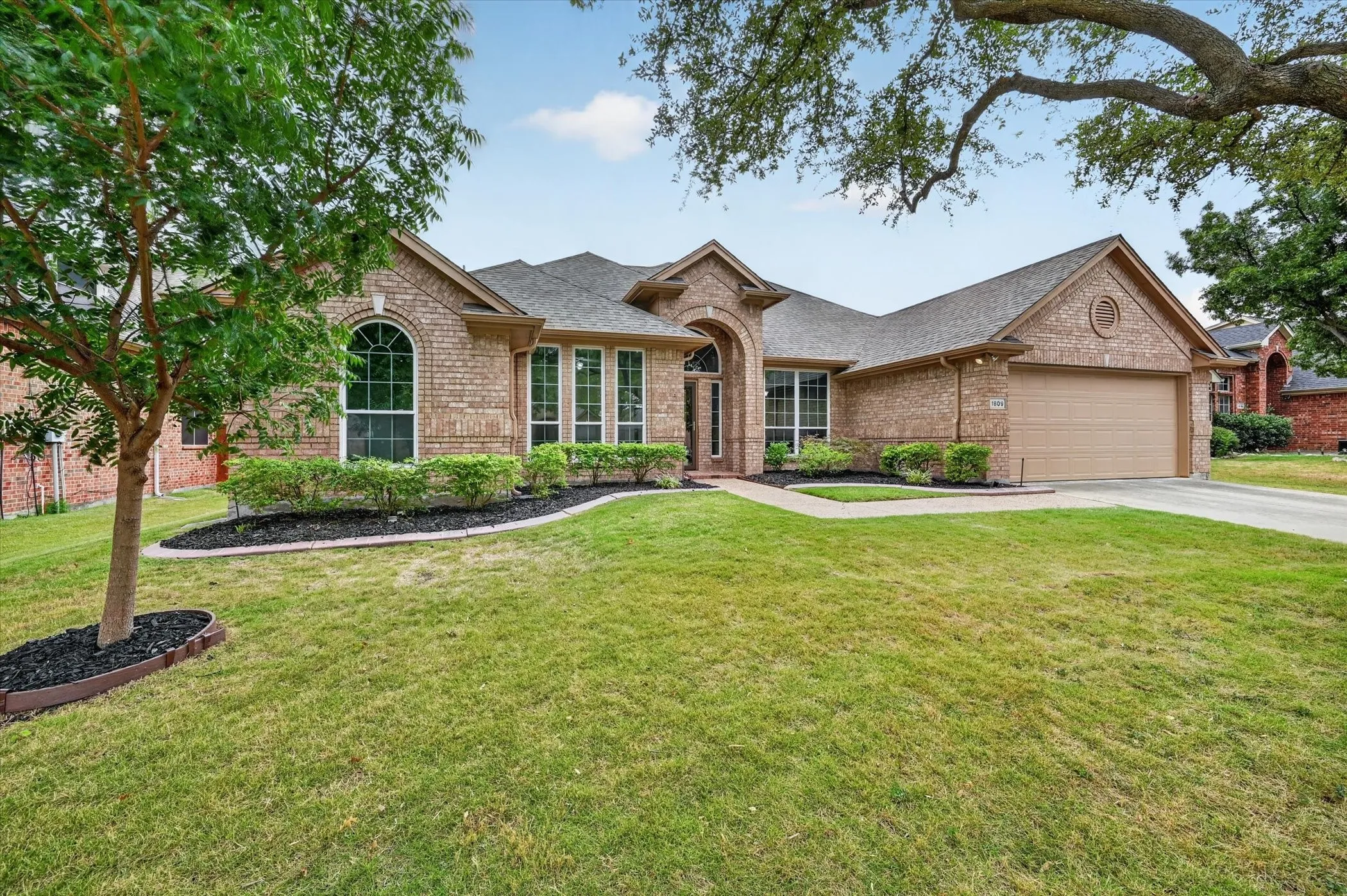 Single Family Residence For Sale in Denton County , 1809 Marble Pass Drive, Flower Mound, Texas 75028, 4 Bedroom, 2 Bathroom, 2 Garage spaces, 2,061 Sqft, built in 2000, mls#21370447, Real Estate Agent in Flower Mound, Homes For Sale in Denton county, Homes For Sale in Flower Mound, Realtor in Flower Mound Texas, Real Estate Brokerage Independent Realty Texas, Luminita Cordes Realtor