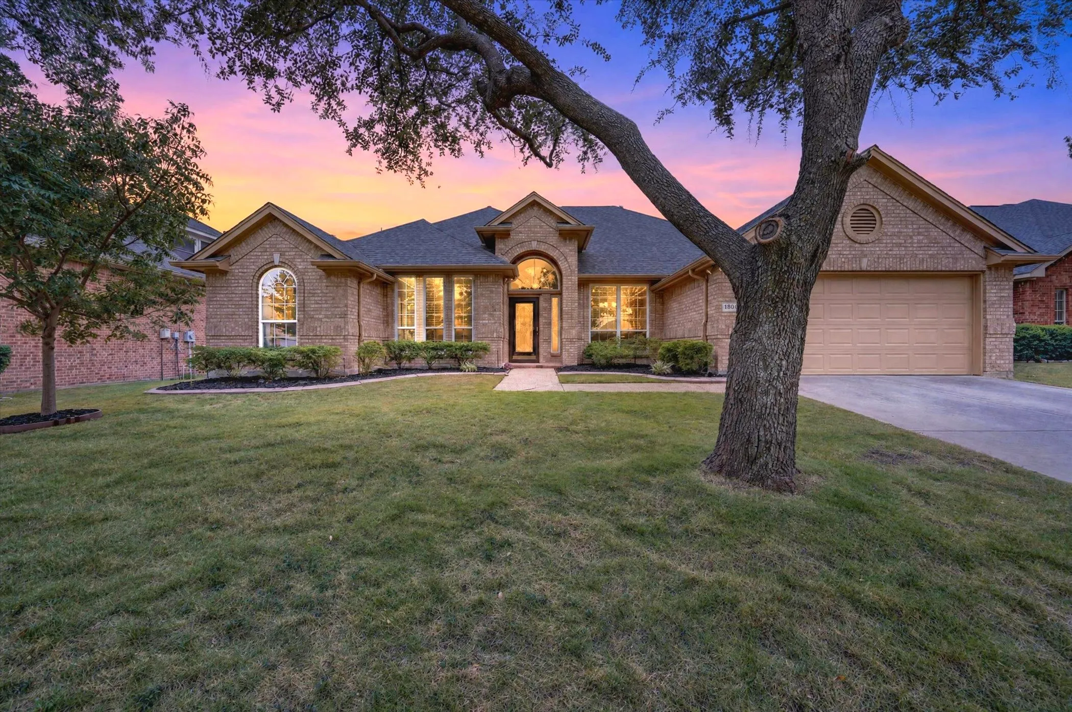 Single Family Residence For Sale in Denton County , 1809 Marble Pass Drive, Flower Mound, Texas 75028, 4 Bedroom, 2 Bathroom, 2 Garage spaces, 2,061 Sqft, built in 2000, mls#21370447, Real Estate Agent in Flower Mound, Homes For Sale in Denton county, Homes For Sale in Flower Mound, Realtor in Flower Mound Texas, Real Estate Brokerage Independent Realty Texas, Luminita Cordes Realtor