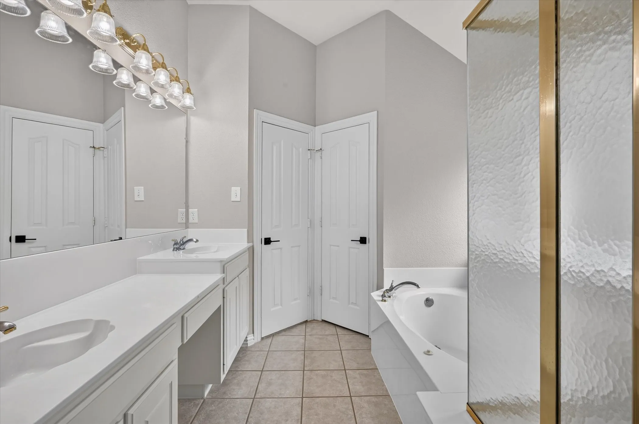 Single Family Residence For Sale in Denton County , 1809 Marble Pass Drive, Flower Mound, Texas 75028, 4 Bedroom, 2 Bathroom, 2 Garage spaces, 2,061 Sqft, built in 2000, mls#21370447, Real Estate Agent in Flower Mound, Homes For Sale in Denton county, Homes For Sale in Flower Mound, Realtor in Flower Mound Texas, Real Estate Brokerage Independent Realty Texas, Luminita Cordes Realtor