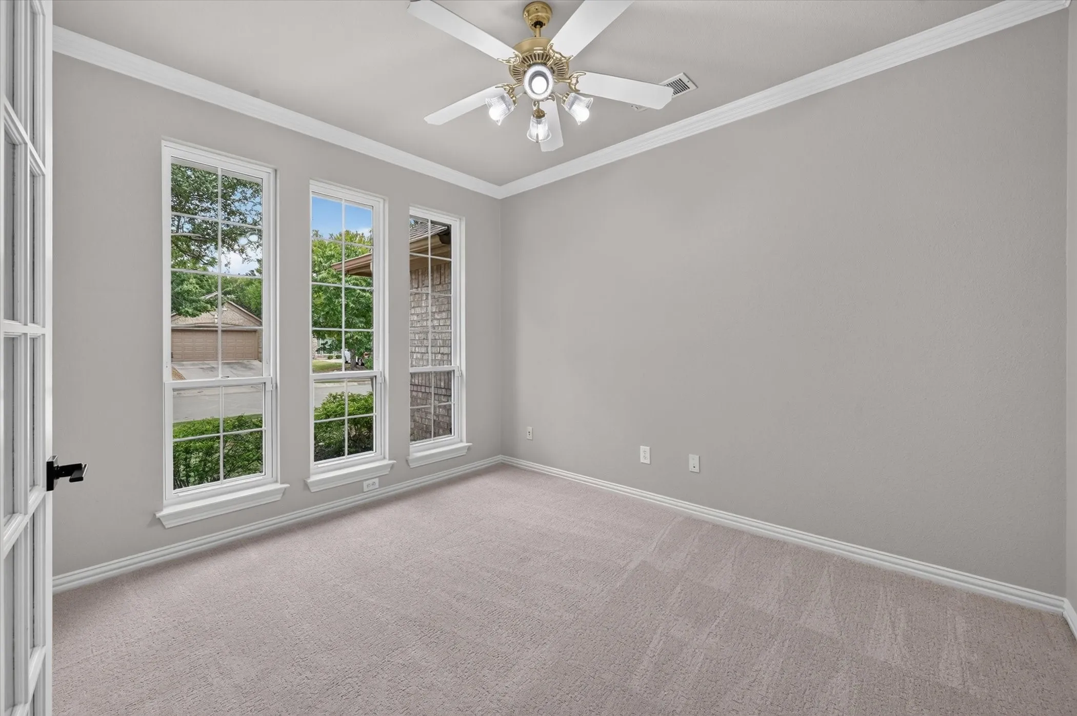 Single Family Residence For Sale in Denton County , 1809 Marble Pass Drive, Flower Mound, Texas 75028, 4 Bedroom, 2 Bathroom, 2 Garage spaces, 2,061 Sqft, built in 2000, mls#21370447, Real Estate Agent in Flower Mound, Homes For Sale in Denton county, Homes For Sale in Flower Mound, Realtor in Flower Mound Texas, Real Estate Brokerage Independent Realty Texas, Luminita Cordes Realtor