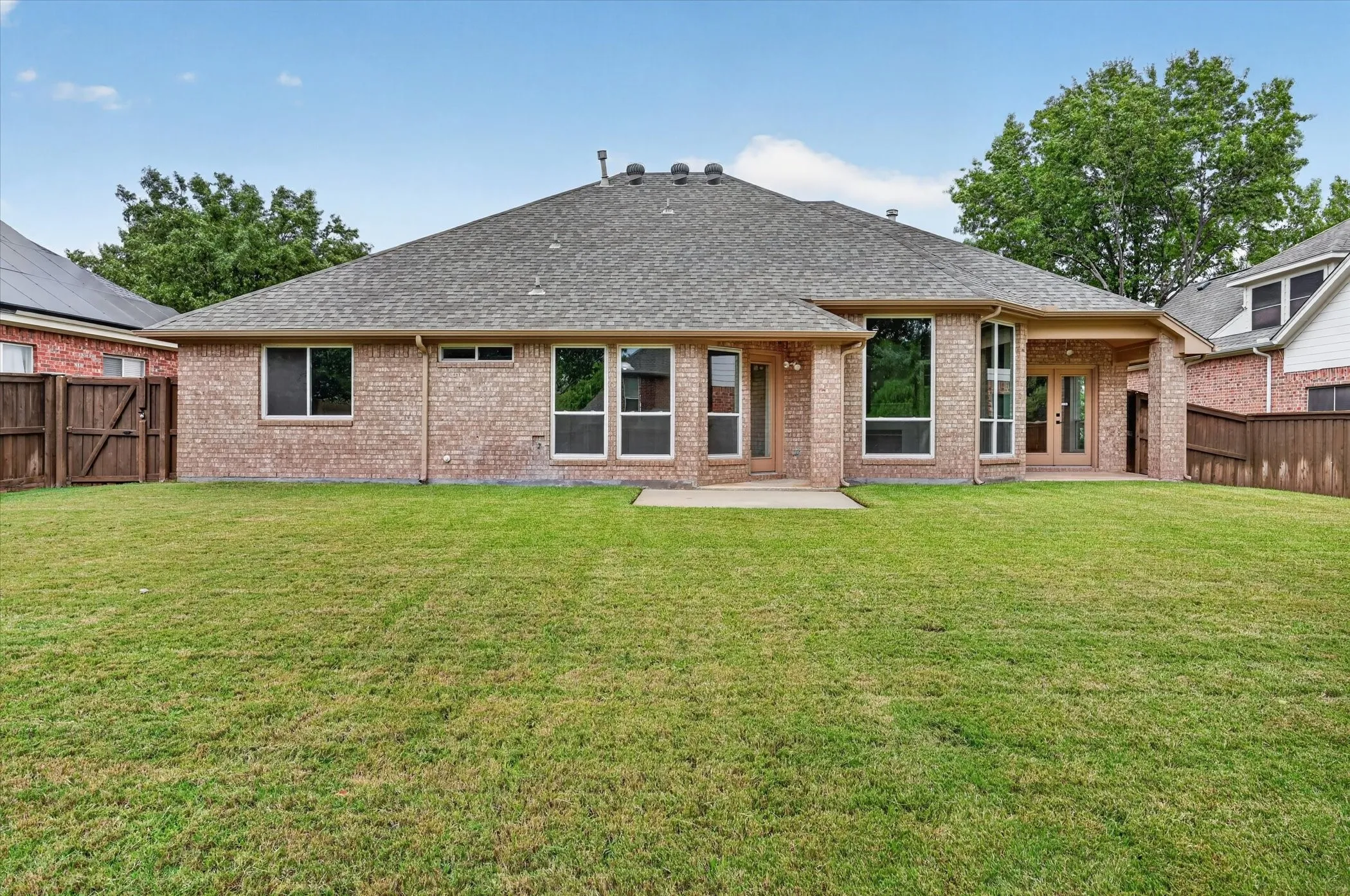 Single Family Residence For Sale in Denton County , 1809 Marble Pass Drive, Flower Mound, Texas 75028, 4 Bedroom, 2 Bathroom, 2 Garage spaces, 2,061 Sqft, built in 2000, mls#21370447, Real Estate Agent in Flower Mound, Homes For Sale in Denton county, Homes For Sale in Flower Mound, Realtor in Flower Mound Texas, Real Estate Brokerage Independent Realty Texas, Luminita Cordes Realtor