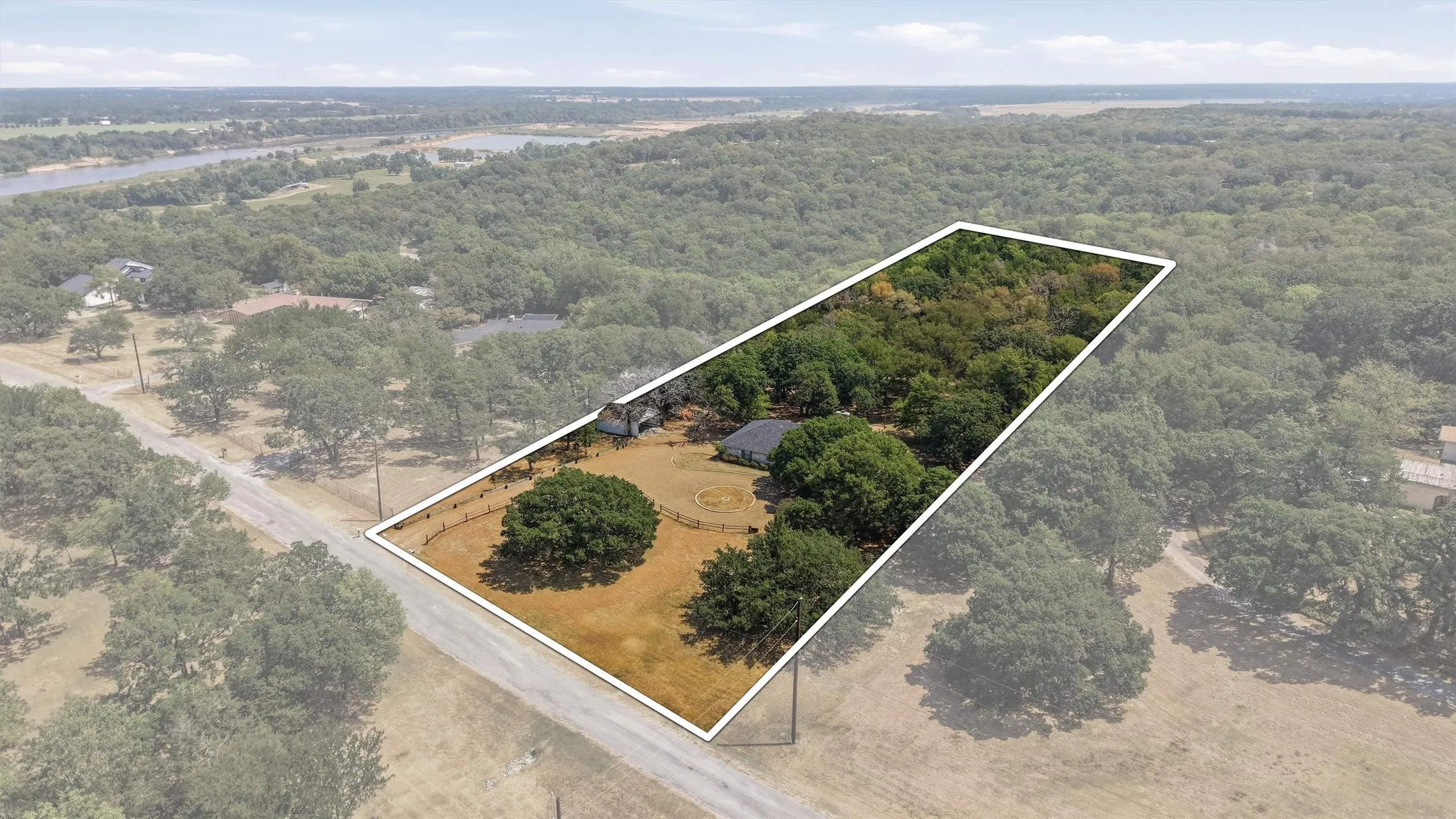 Single Family Residence For Sale in Grayson County , 658 River Oaks Lane, Denison, Texas 75021, 3 Bedroom, 2 Bathroom, 2 Garage spaces, 1,836 Sqft, built in 1981, mls#21363103, Real Estate Agent in Denison, Homes For Sale in Grayson county, Homes For Sale in Denison, Realtor in Denison Texas, Real Estate Brokerage Independent Realty Texas, Luminita Cordes Realtor