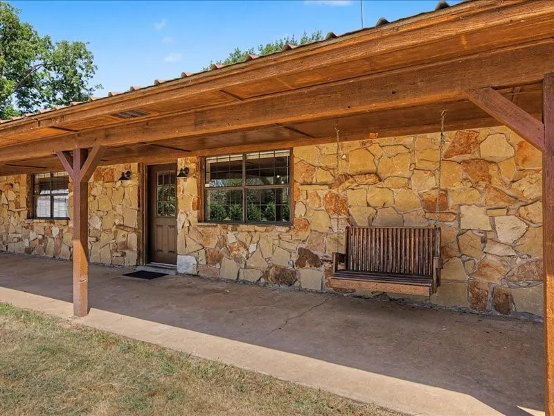 Single Family Residence For Sale in Fannin County , 1816 County Road 2040, Ravenna, Texas 75476, 4 Bedroom, 2 Bathroom, 2 Garage spaces, 2,168 Sqft, built in 1993, mls#21352864, Real Estate Agent in Ravenna, Homes For Sale in Fannin county, Homes For Sale in Ravenna, Realtor in Ravenna Texas, Real Estate Brokerage Independent Realty Texas, Luminita Cordes Realtor