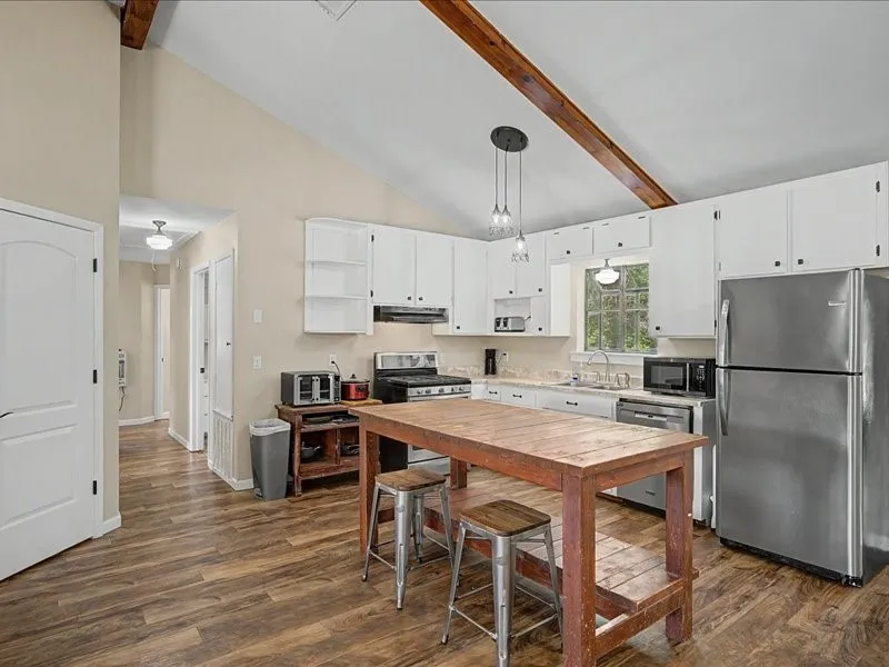 Single Family Residence For Sale in Fannin County , 1816 County Road 2040, Ravenna, Texas 75476, 4 Bedroom, 2 Bathroom, 2 Garage spaces, 2,168 Sqft, built in 1993, mls#21352864, Real Estate Agent in Ravenna, Homes For Sale in Fannin county, Homes For Sale in Ravenna, Realtor in Ravenna Texas, Real Estate Brokerage Independent Realty Texas, Luminita Cordes Realtor