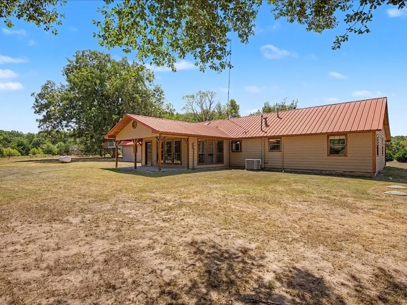Single Family Residence For Sale in Fannin County , 1816 County Road 2040, Ravenna, Texas 75476, 4 Bedroom, 2 Bathroom, 2 Garage spaces, 2,168 Sqft, built in 1993, mls#21352864, Real Estate Agent in Ravenna, Homes For Sale in Fannin county, Homes For Sale in Ravenna, Realtor in Ravenna Texas, Real Estate Brokerage Independent Realty Texas, Luminita Cordes Realtor