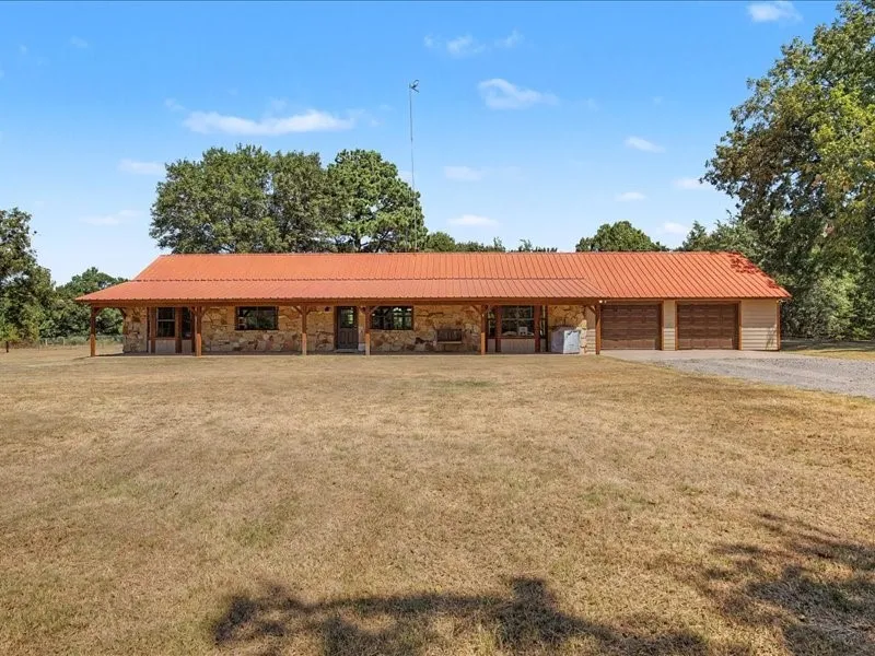 Single Family Residence For Sale in Fannin County , 1816 County Road 2040, Ravenna, Texas 75476, 4 Bedroom, 2 Bathroom, 2 Garage spaces, 2,168 Sqft, built in 1993, mls#21352864, Real Estate Agent in Ravenna, Homes For Sale in Fannin county, Homes For Sale in Ravenna, Realtor in Ravenna Texas, Real Estate Brokerage Independent Realty Texas, Luminita Cordes Realtor