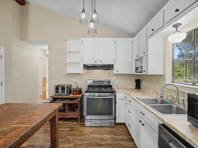 Single Family Residence For Sale in Fannin County , 1816 County Road 2040, Ravenna, Texas 75476, 4 Bedroom, 2 Bathroom, 2 Garage spaces, 2,168 Sqft, built in 1993, mls#21352864, Real Estate Agent in Ravenna, Homes For Sale in Fannin county, Homes For Sale in Ravenna, Realtor in Ravenna Texas, Real Estate Brokerage Independent Realty Texas, Luminita Cordes Realtor