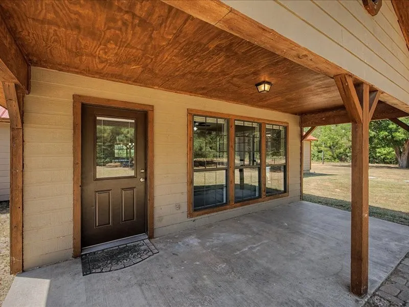 Single Family Residence For Sale in Fannin County , 1816 County Road 2040, Ravenna, Texas 75476, 4 Bedroom, 2 Bathroom, 2 Garage spaces, 2,168 Sqft, built in 1993, mls#21352864, Real Estate Agent in Ravenna, Homes For Sale in Fannin county, Homes For Sale in Ravenna, Realtor in Ravenna Texas, Real Estate Brokerage Independent Realty Texas, Luminita Cordes Realtor