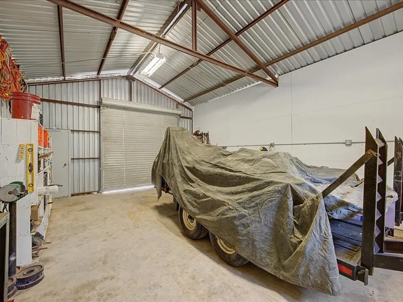 Single Family Residence For Sale in Fannin County , 1816 County Road 2040, Ravenna, Texas 75476, 4 Bedroom, 2 Bathroom, 2 Garage spaces, 2,168 Sqft, built in 1993, mls#21352864, Real Estate Agent in Ravenna, Homes For Sale in Fannin county, Homes For Sale in Ravenna, Realtor in Ravenna Texas, Real Estate Brokerage Independent Realty Texas, Luminita Cordes Realtor