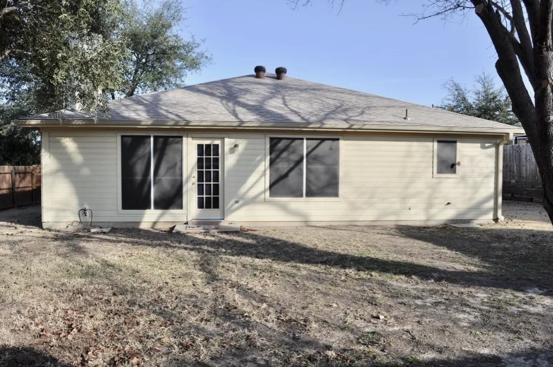 Single Family Residence For Rent in Parker County , 229 Lancelot Drive, Weatherford, Texas 76086, 3 Bedroom, 2 Bathroom, 2 Garage spaces, 1,396 Sqft, built in 1998, mls#21370968, Real Estate Agent in Weatherford, Homes For Rent in Parker county, Homes For Rent in Weatherford, Realtor in Weatherford Texas, Real Estate Brokerage Independent Realty Texas, Luminita Cordes Realtor