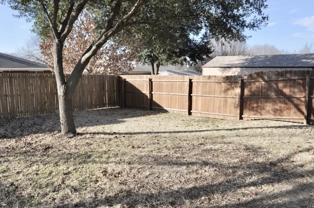 Single Family Residence For Rent in Parker County , 229 Lancelot Drive, Weatherford, Texas 76086, 3 Bedroom, 2 Bathroom, 2 Garage spaces, 1,396 Sqft, built in 1998, mls#21370968, Real Estate Agent in Weatherford, Homes For Rent in Parker county, Homes For Rent in Weatherford, Realtor in Weatherford Texas, Real Estate Brokerage Independent Realty Texas, Luminita Cordes Realtor