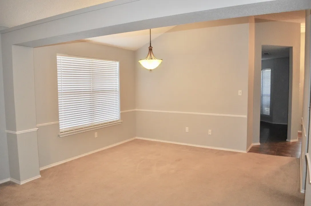 Single Family Residence For Rent in Parker County , 229 Lancelot Drive, Weatherford, Texas 76086, 3 Bedroom, 2 Bathroom, 2 Garage spaces, 1,396 Sqft, built in 1998, mls#21370968, Real Estate Agent in Weatherford, Homes For Rent in Parker county, Homes For Rent in Weatherford, Realtor in Weatherford Texas, Real Estate Brokerage Independent Realty Texas, Luminita Cordes Realtor