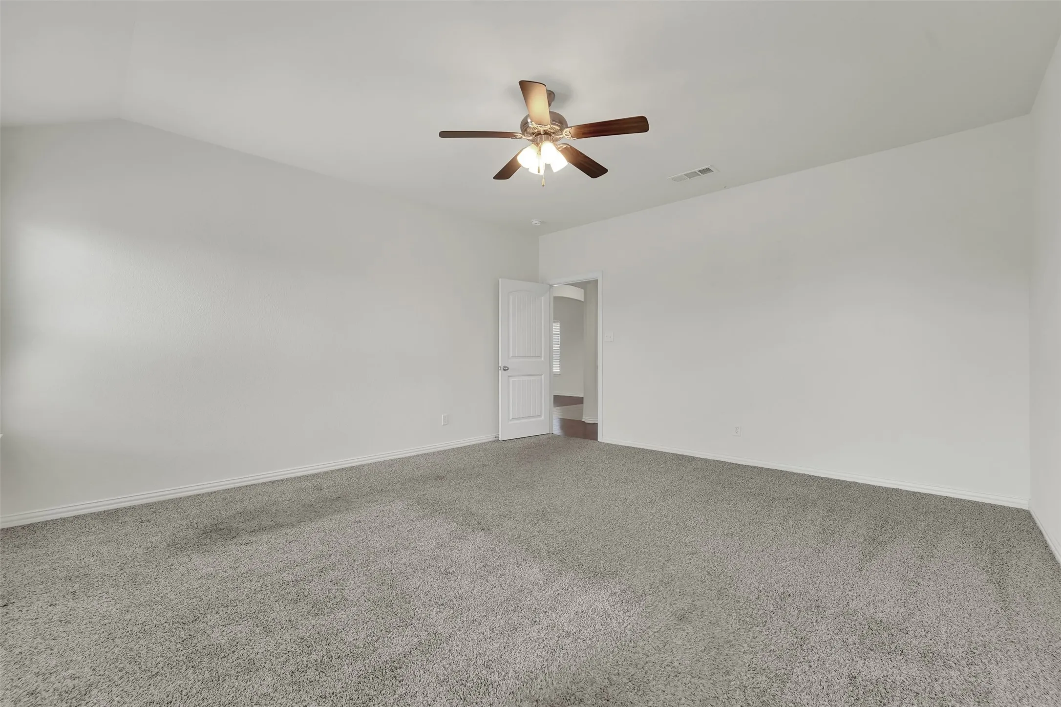 Single Family Residence For Sale in Johnson County , 6335 Brookcrest, Godley, Texas 76044, 4 Bedroom, 2 Bathroom, 2 Garage spaces, 2,077 Sqft, built in 2020, mls#21370613, Real Estate Agent in Godley, Homes For Sale in Johnson county, Homes For Sale in Godley, Realtor in Godley Texas, Real Estate Brokerage Independent Realty Texas, Luminita Cordes Realtor