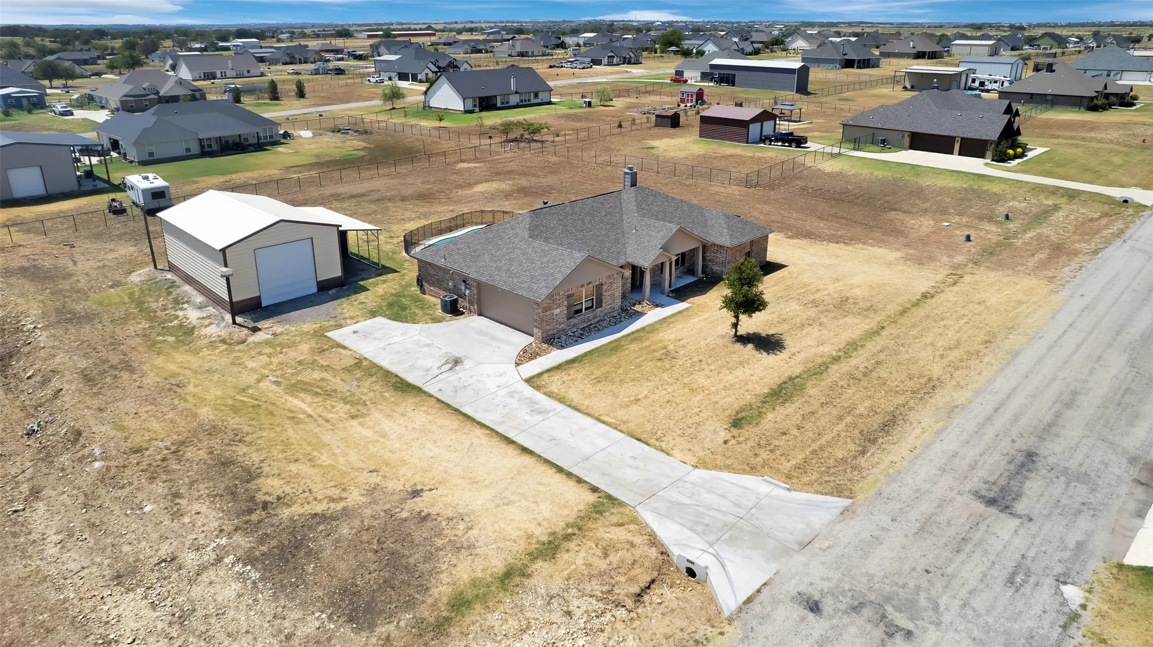 Single Family Residence For Sale in Johnson County , 6335 Brookcrest, Godley, Texas 76044, 4 Bedroom, 2 Bathroom, 2 Garage spaces, 2,077 Sqft, built in 2020, mls#21370613, Real Estate Agent in Godley, Homes For Sale in Johnson county, Homes For Sale in Godley, Realtor in Godley Texas, Real Estate Brokerage Independent Realty Texas, Luminita Cordes Realtor