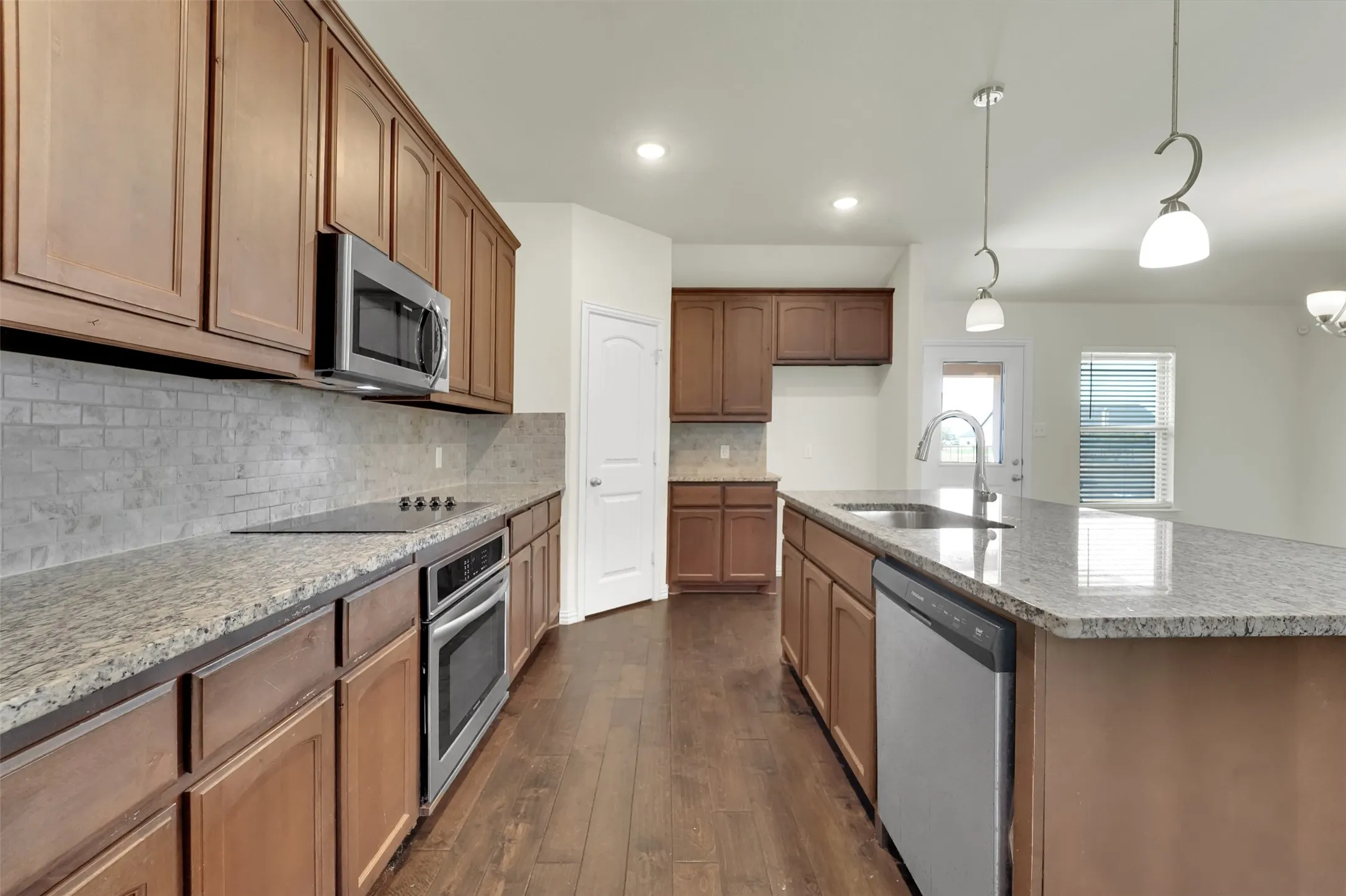 Single Family Residence For Sale in Johnson County , 6335 Brookcrest, Godley, Texas 76044, 4 Bedroom, 2 Bathroom, 2 Garage spaces, 2,077 Sqft, built in 2020, mls#21370613, Real Estate Agent in Godley, Homes For Sale in Johnson county, Homes For Sale in Godley, Realtor in Godley Texas, Real Estate Brokerage Independent Realty Texas, Luminita Cordes Realtor