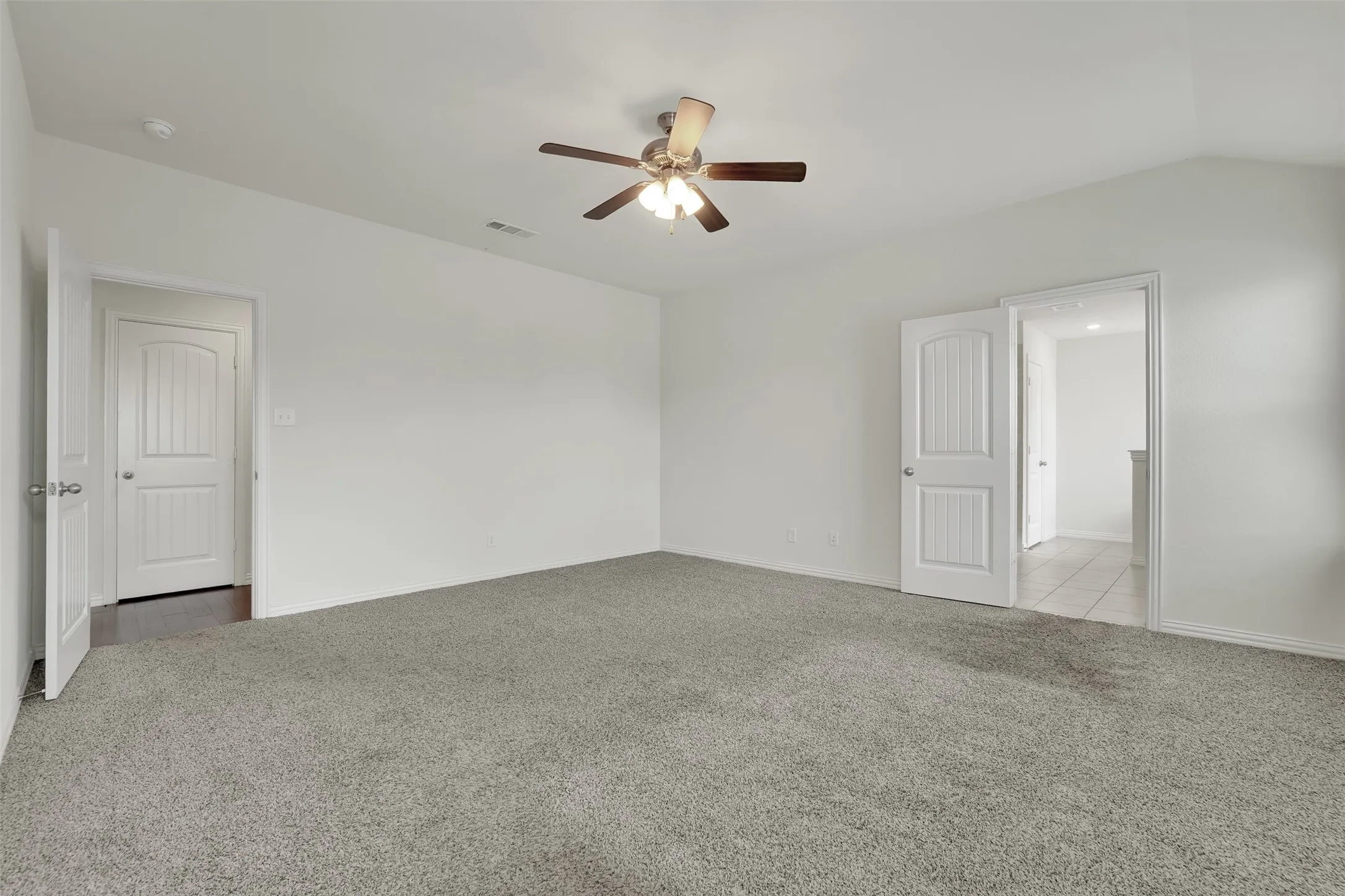 Single Family Residence For Sale in Johnson County , 6335 Brookcrest, Godley, Texas 76044, 4 Bedroom, 2 Bathroom, 2 Garage spaces, 2,077 Sqft, built in 2020, mls#21370613, Real Estate Agent in Godley, Homes For Sale in Johnson county, Homes For Sale in Godley, Realtor in Godley Texas, Real Estate Brokerage Independent Realty Texas, Luminita Cordes Realtor