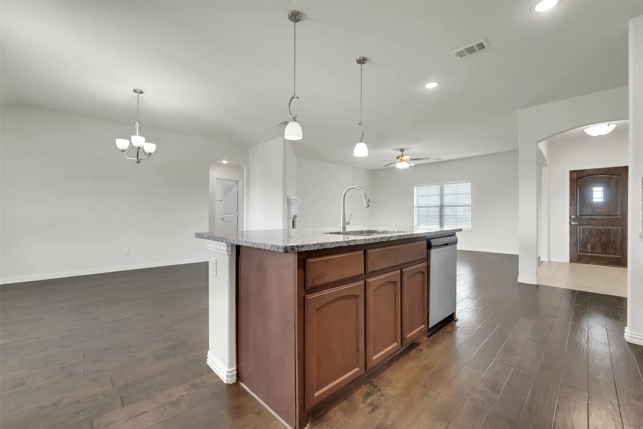 Single Family Residence For Sale in Johnson County , 6335 Brookcrest, Godley, Texas 76044, 4 Bedroom, 2 Bathroom, 2 Garage spaces, 2,077 Sqft, built in 2020, mls#21370613, Real Estate Agent in Godley, Homes For Sale in Johnson county, Homes For Sale in Godley, Realtor in Godley Texas, Real Estate Brokerage Independent Realty Texas, Luminita Cordes Realtor
