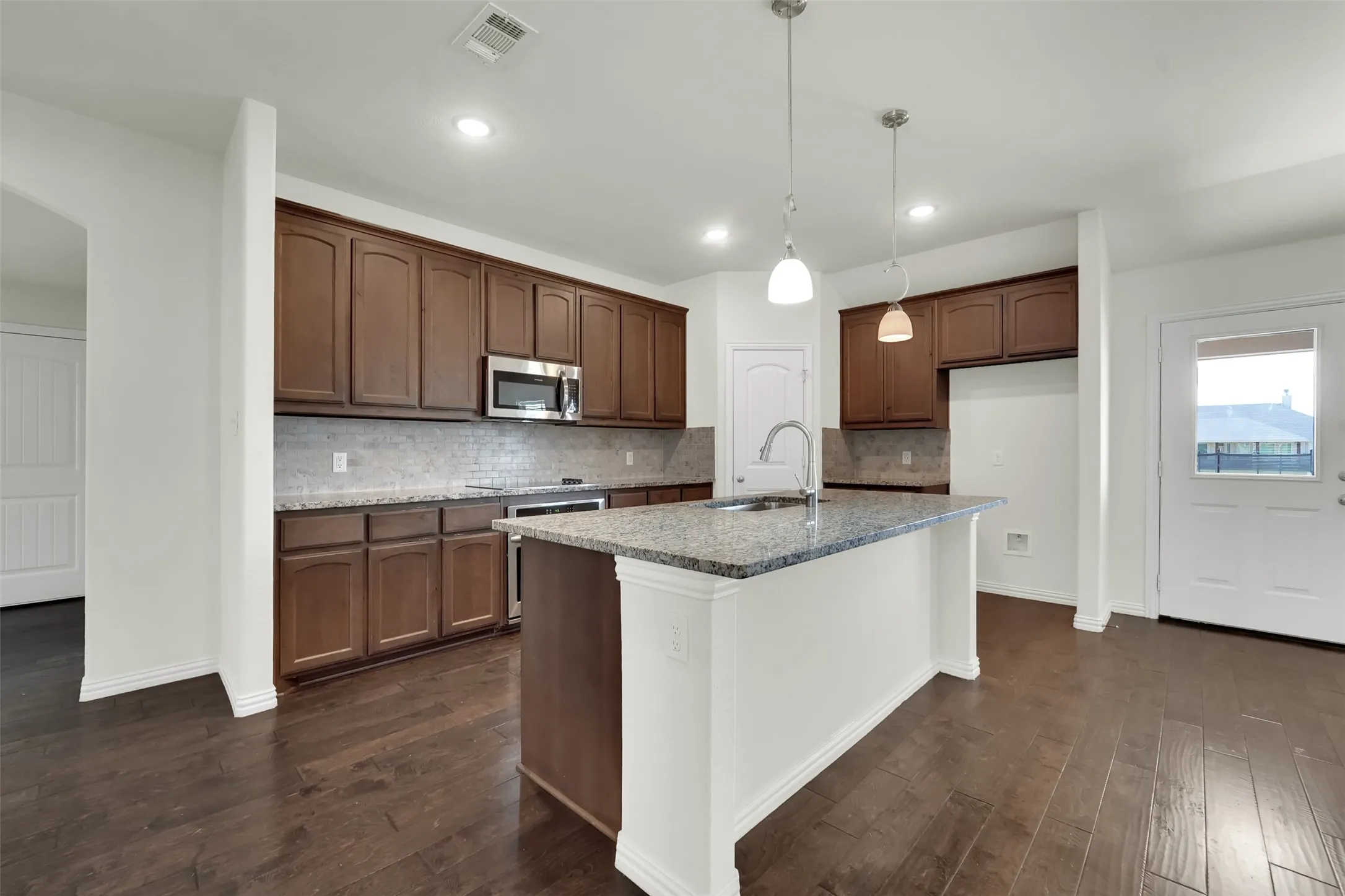 Single Family Residence For Sale in Johnson County , 6335 Brookcrest, Godley, Texas 76044, 4 Bedroom, 2 Bathroom, 2 Garage spaces, 2,077 Sqft, built in 2020, mls#21370613, Real Estate Agent in Godley, Homes For Sale in Johnson county, Homes For Sale in Godley, Realtor in Godley Texas, Real Estate Brokerage Independent Realty Texas, Luminita Cordes Realtor