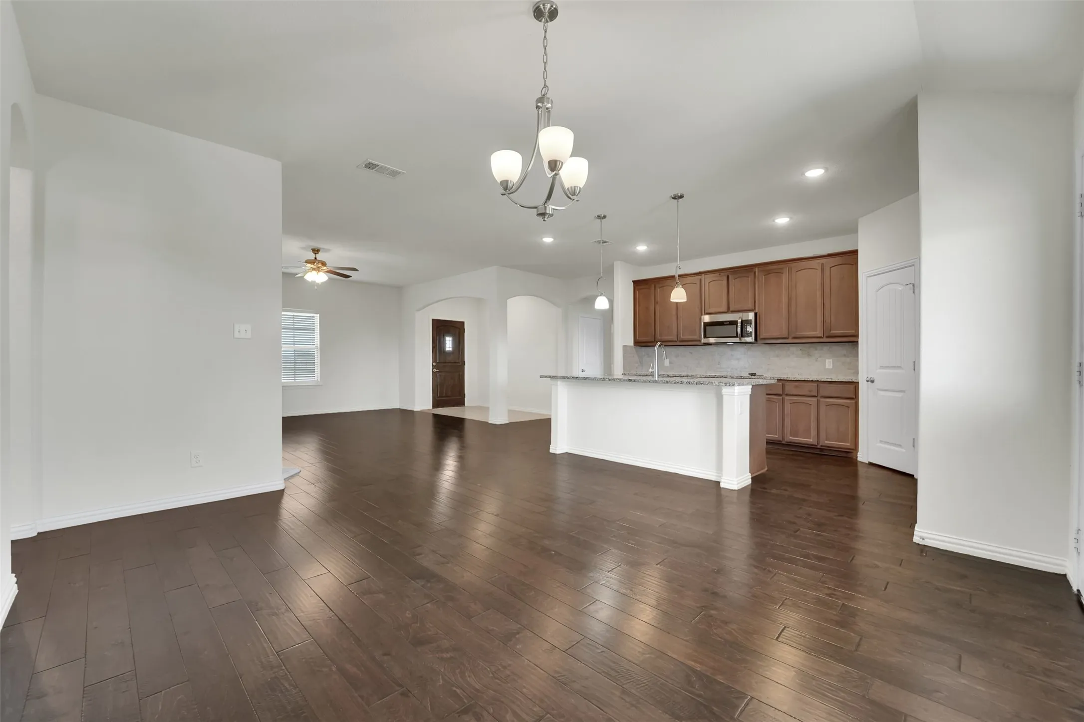 Single Family Residence For Sale in Johnson County , 6335 Brookcrest, Godley, Texas 76044, 4 Bedroom, 2 Bathroom, 2 Garage spaces, 2,077 Sqft, built in 2020, mls#21370613, Real Estate Agent in Godley, Homes For Sale in Johnson county, Homes For Sale in Godley, Realtor in Godley Texas, Real Estate Brokerage Independent Realty Texas, Luminita Cordes Realtor