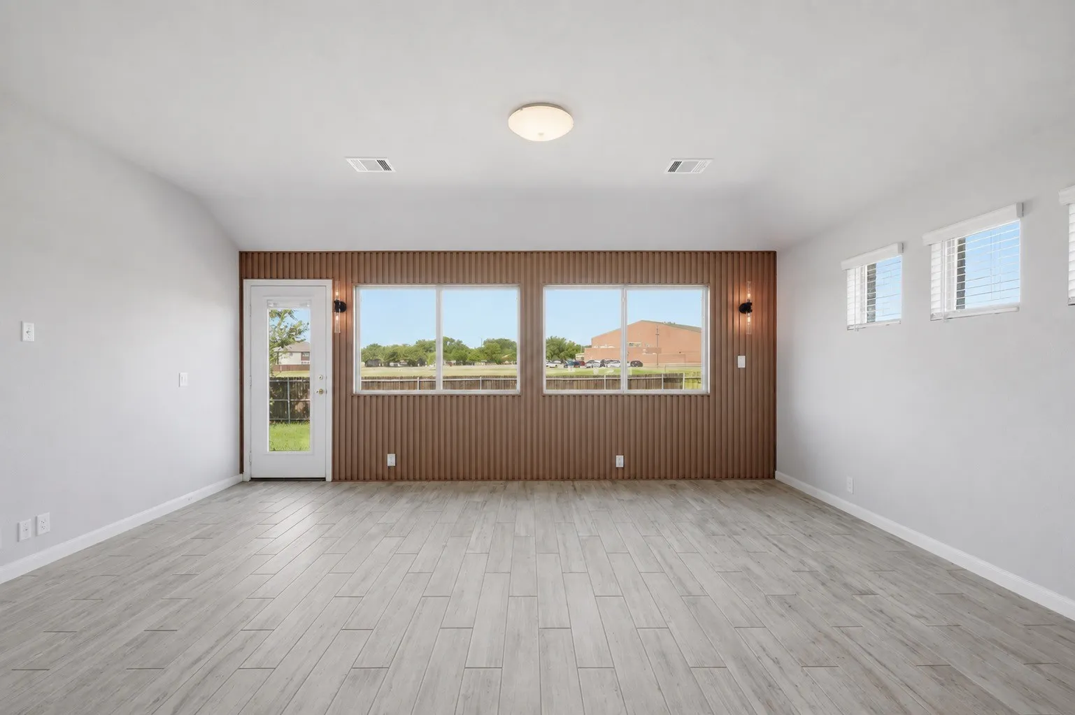 Single Family Residence For Sale in Dallas County , 505 Bermuda Avenue, Lancaster, Texas 75146, 4 Bedroom, 2 Bathroom, 2 Garage spaces, 1,848 Sqft, built in 2022, mls#21370956, Real Estate Agent in Lancaster, Homes For Sale in Dallas county, Homes For Sale in Lancaster, Realtor in Lancaster Texas, Real Estate Brokerage Independent Realty Texas, Luminita Cordes Realtor