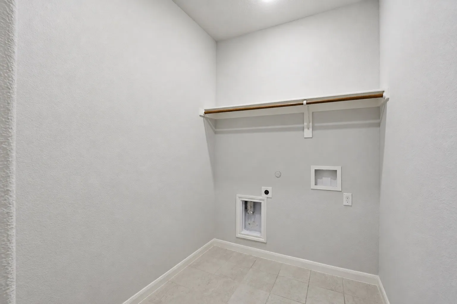 Single Family Residence For Sale in Dallas County , 505 Bermuda Avenue, Lancaster, Texas 75146, 4 Bedroom, 2 Bathroom, 2 Garage spaces, 1,848 Sqft, built in 2022, mls#21370956, Real Estate Agent in Lancaster, Homes For Sale in Dallas county, Homes For Sale in Lancaster, Realtor in Lancaster Texas, Real Estate Brokerage Independent Realty Texas, Luminita Cordes Realtor