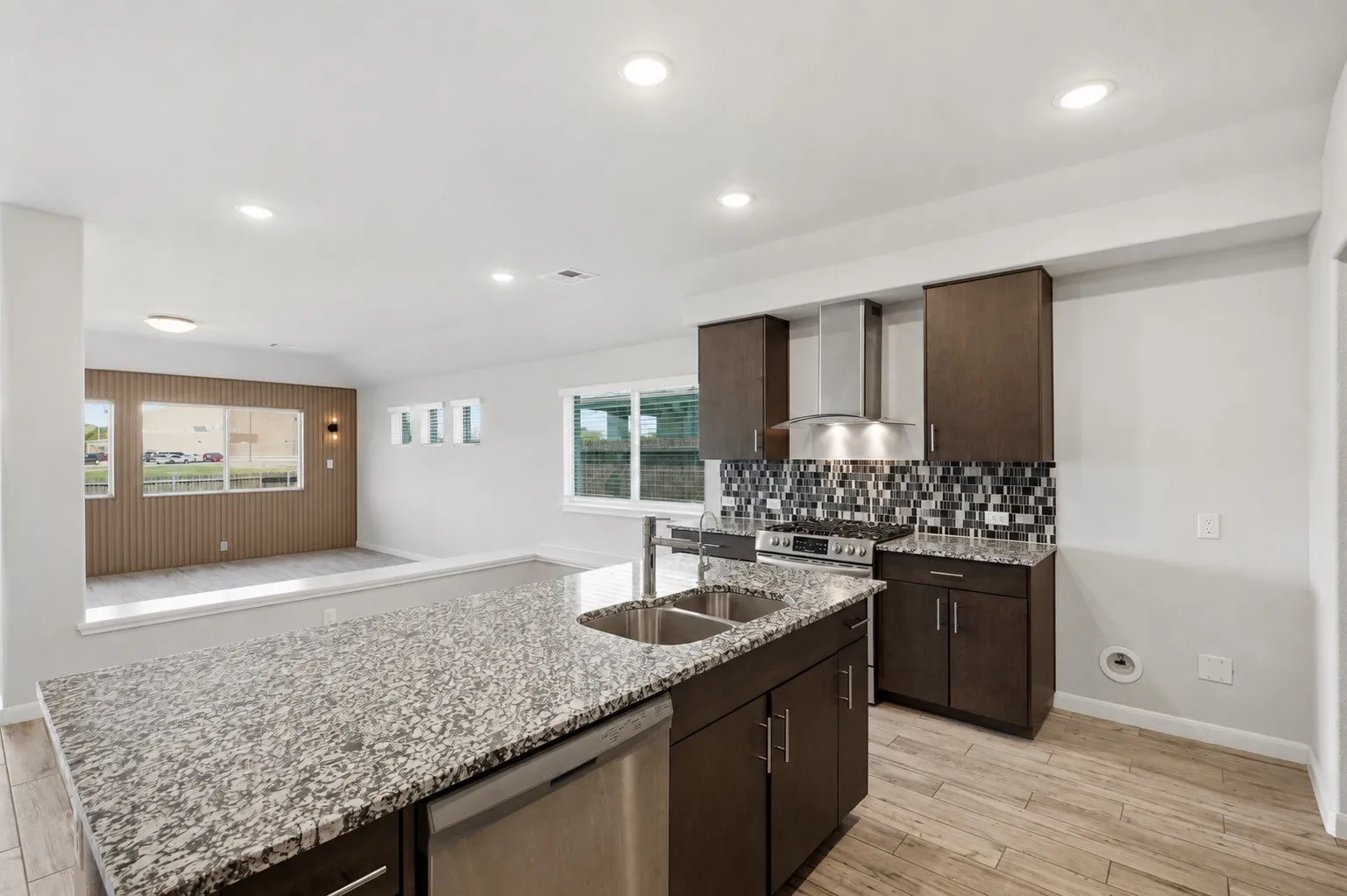 Single Family Residence For Sale in Dallas County , 505 Bermuda Avenue, Lancaster, Texas 75146, 4 Bedroom, 2 Bathroom, 2 Garage spaces, 1,848 Sqft, built in 2022, mls#21370956, Real Estate Agent in Lancaster, Homes For Sale in Dallas county, Homes For Sale in Lancaster, Realtor in Lancaster Texas, Real Estate Brokerage Independent Realty Texas, Luminita Cordes Realtor