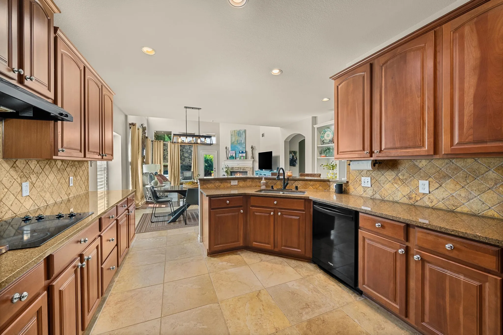 Single Family Residence For Sale in Denton County , 3525 Washington Drive, Frisco, Texas 75034, 4 Bedroom, 4 Bathroom, 2 Garage spaces, 3,290 Sqft, built in 2003, mls#21369982, Real Estate Agent in Frisco, Homes For Sale in Denton county, Homes For Sale in Frisco, Realtor in Frisco Texas, Real Estate Brokerage Independent Realty Texas, Luminita Cordes Realtor