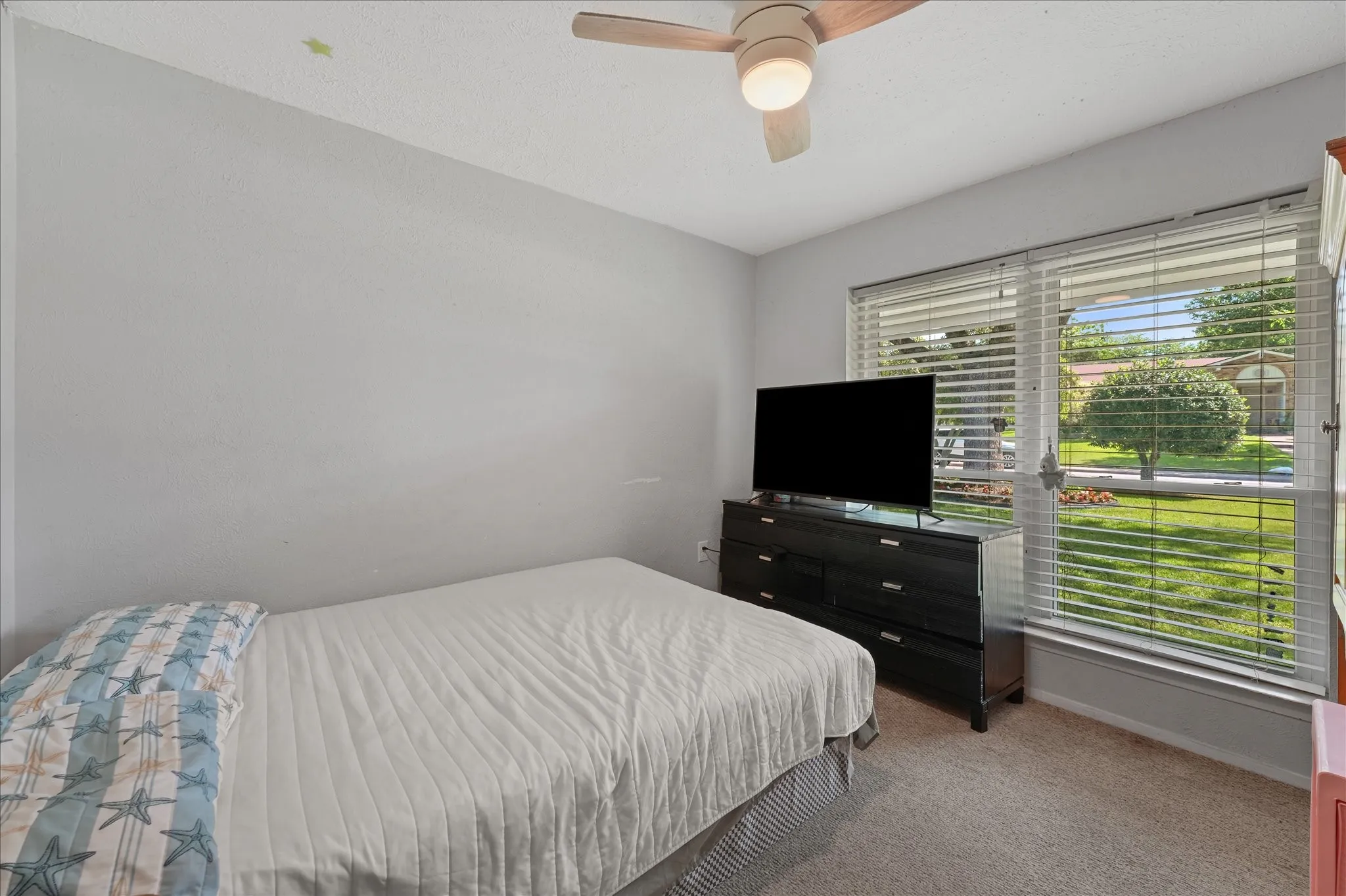 Single Family Residence For Sale in Dallas County , 347 Merribrook Trail, Duncanville, Texas 75116, 4 Bedroom, 2 Bathroom, 2 Garage spaces, 1,500 Sqft, built in 1972, mls#21370975, Real Estate Agent in Duncanville, Homes For Sale in Dallas county, Homes For Sale in Duncanville, Realtor in Duncanville Texas, Real Estate Brokerage Independent Realty Texas, Luminita Cordes Realtor