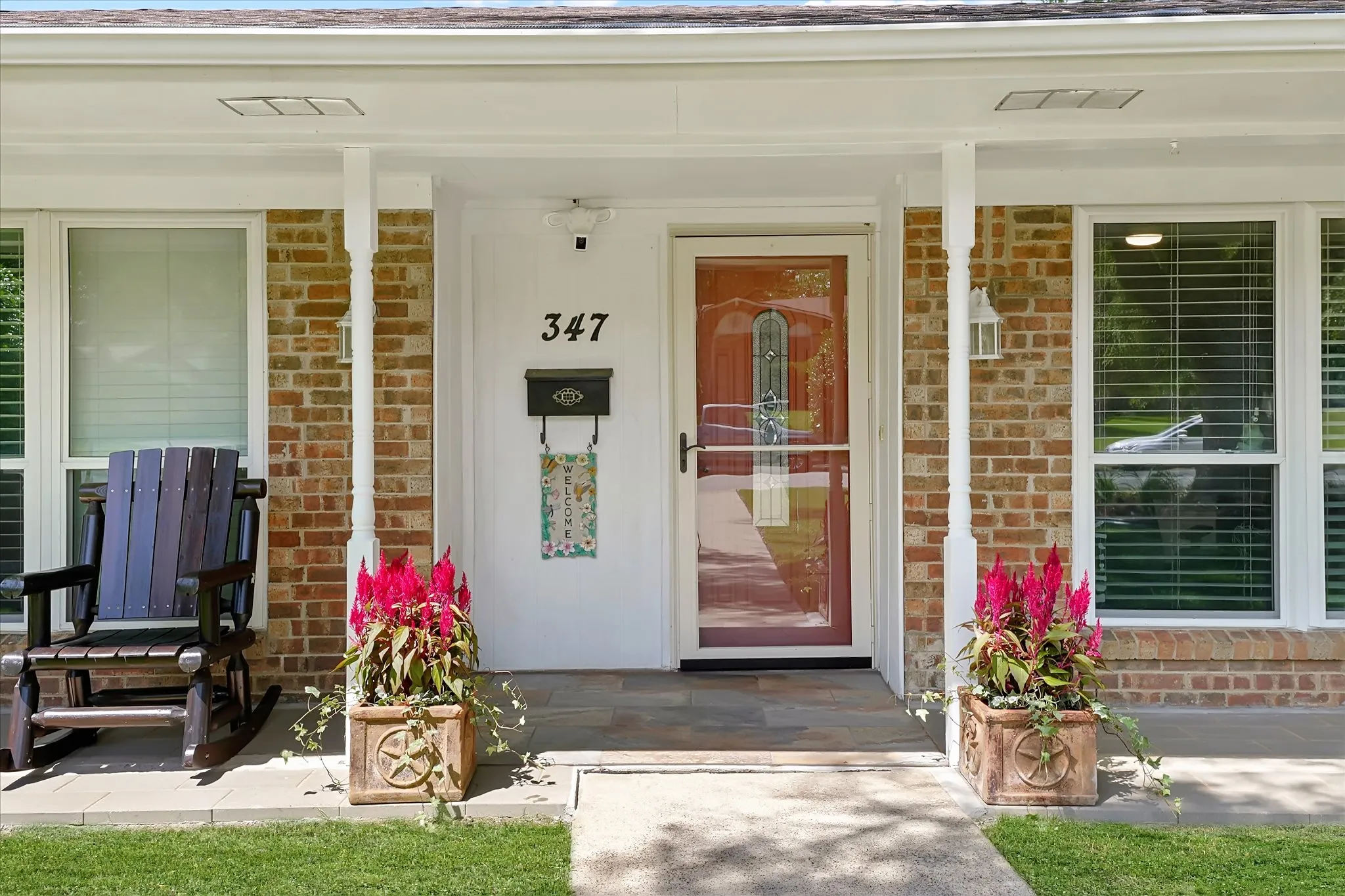 Single Family Residence For Sale in Dallas County , 347 Merribrook Trail, Duncanville, Texas 75116, 4 Bedroom, 2 Bathroom, 2 Garage spaces, 1,500 Sqft, built in 1972, mls#21370975, Real Estate Agent in Duncanville, Homes For Sale in Dallas county, Homes For Sale in Duncanville, Realtor in Duncanville Texas, Real Estate Brokerage Independent Realty Texas, Luminita Cordes Realtor