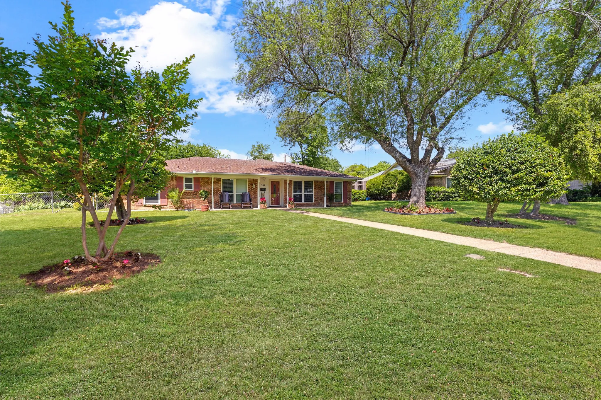 Single Family Residence For Sale in Dallas County , 347 Merribrook Trail, Duncanville, Texas 75116, 4 Bedroom, 2 Bathroom, 2 Garage spaces, 1,500 Sqft, built in 1972, mls#21370975, Real Estate Agent in Duncanville, Homes For Sale in Dallas county, Homes For Sale in Duncanville, Realtor in Duncanville Texas, Real Estate Brokerage Independent Realty Texas, Luminita Cordes Realtor