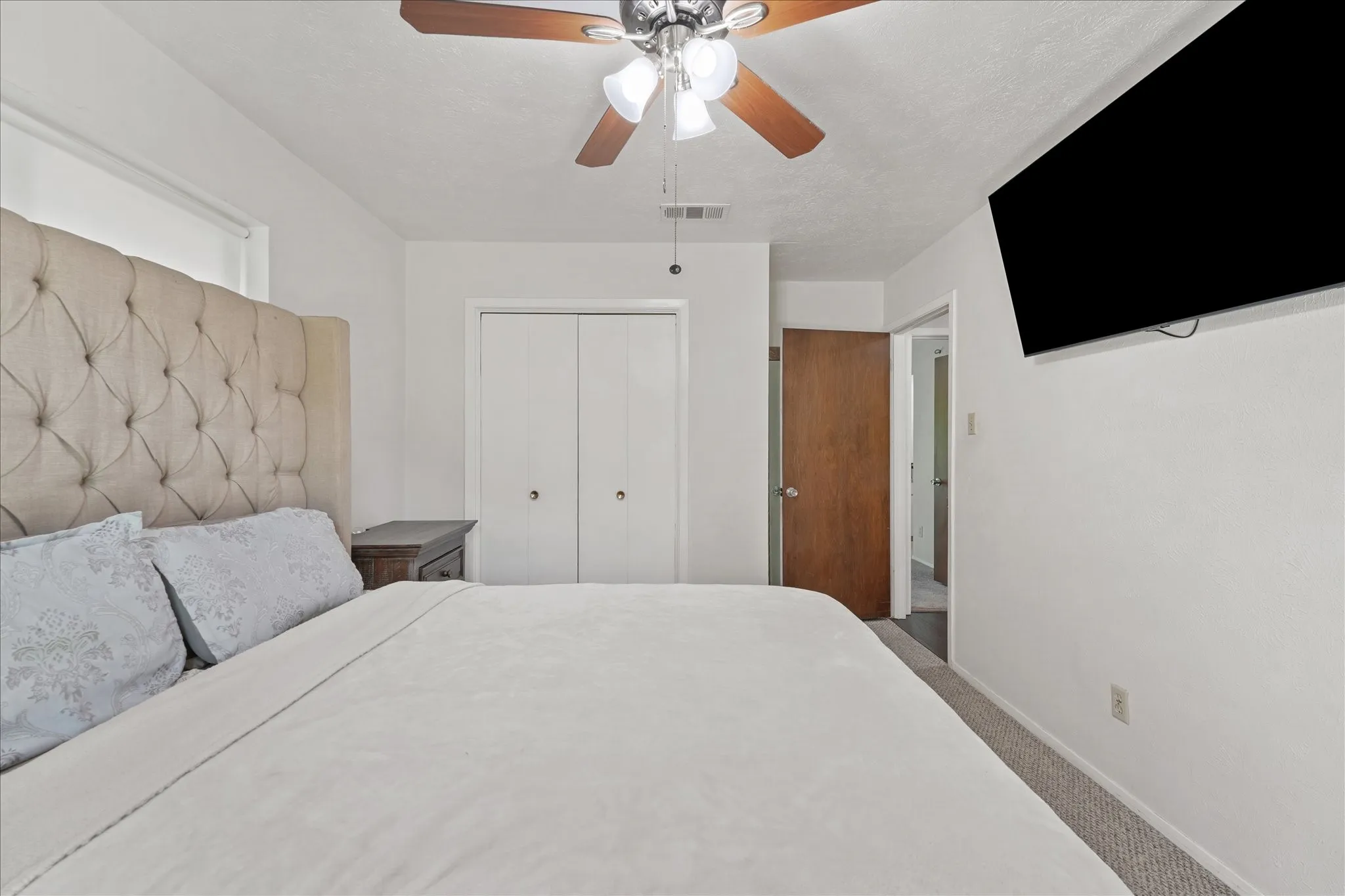 Single Family Residence For Sale in Dallas County , 347 Merribrook Trail, Duncanville, Texas 75116, 4 Bedroom, 2 Bathroom, 2 Garage spaces, 1,500 Sqft, built in 1972, mls#21370975, Real Estate Agent in Duncanville, Homes For Sale in Dallas county, Homes For Sale in Duncanville, Realtor in Duncanville Texas, Real Estate Brokerage Independent Realty Texas, Luminita Cordes Realtor